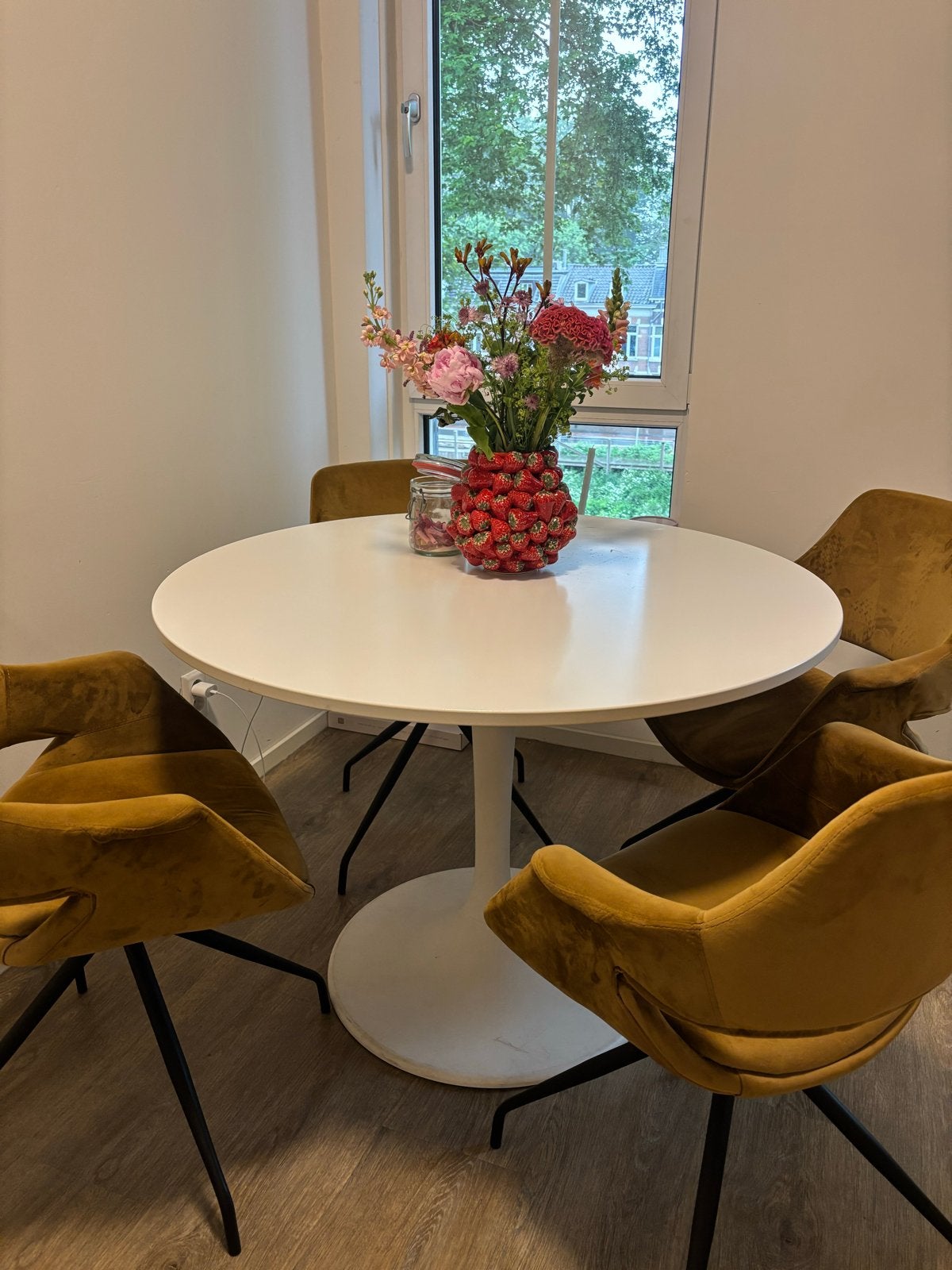 IKEA witte tafel rond - Blad beschadigd, Ophalen, Gebruikt, Rond, Kunststof
