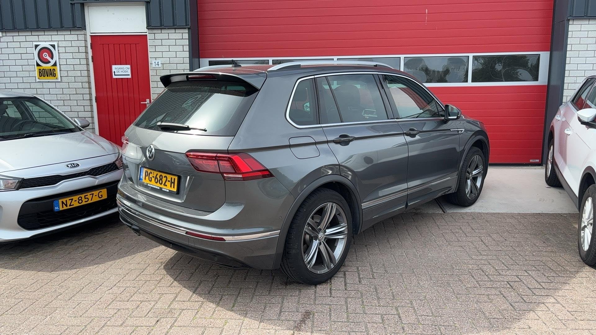 Volkswagen Tiguan 1.4 TSI Comfortline Business R PANORAMADAK, Auto's, Volkswagen, Voorwielaandrijving, 125 pk, Gebruikt, 4 cilinders