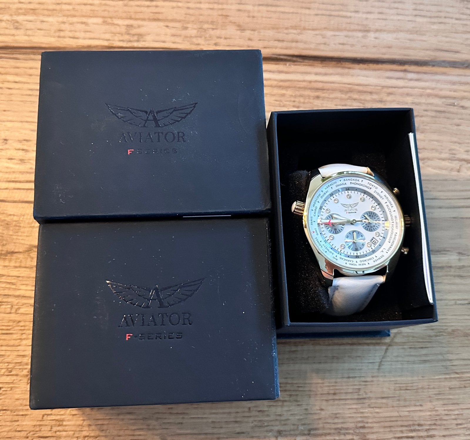 Nieuw Aviator horloge voor dames - Wit - heel leuk!, Ophalen of Verzenden, Nieuw, Polshorloge