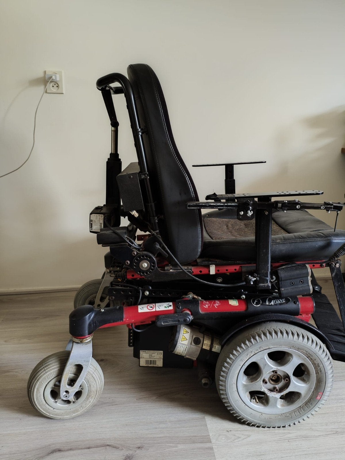 Quickie Groove electrische rolstoel met liftfunctie
Volledig, Diversen, Ophalen of Verzenden, Gebruikt, Elektrische rolstoel