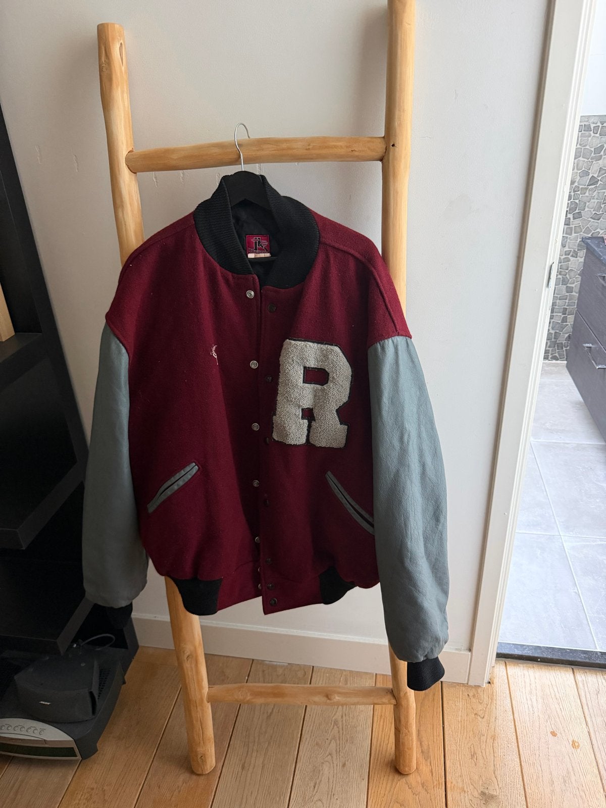 Vintage Varsity Jacket Rood/Grijs Maat L, Ophalen of Verzenden, Zo goed als nieuw, Maat 52/54 (L), Rood