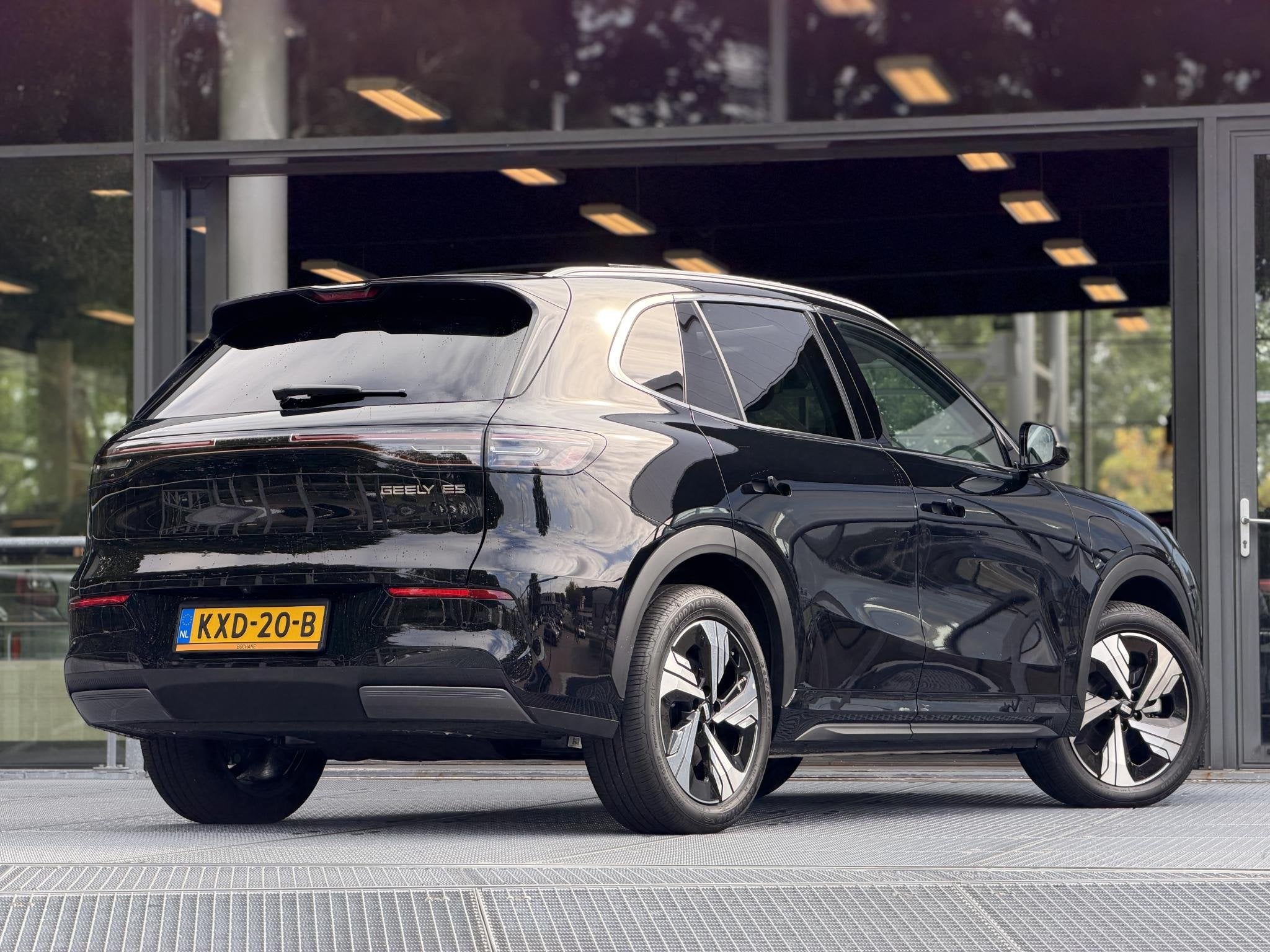 Geely E5 Max+ 68 kWh 218PK | DEMO, Auto's, 750 kg, 218 pk, SUV of Terreinwagen, Lichtsensor