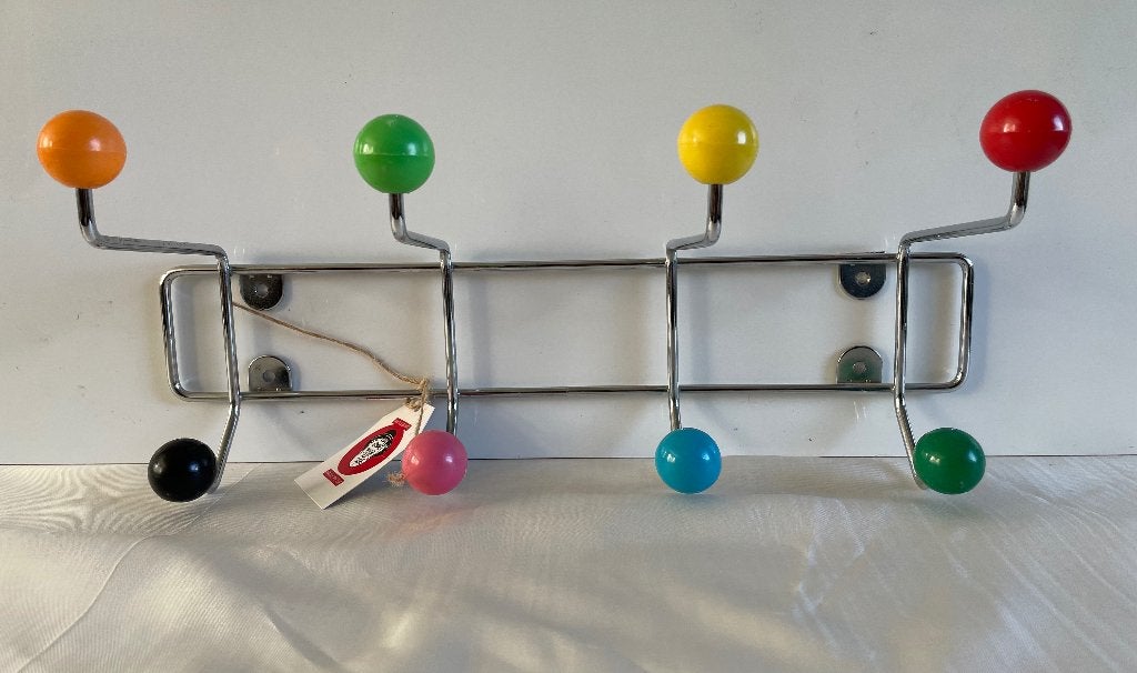 Retro wandkapstok met 8 gekleurde bollen. Nieuw, Wandkapstok, Nieuw, Ophalen of Verzenden, Minder dan 100 cm