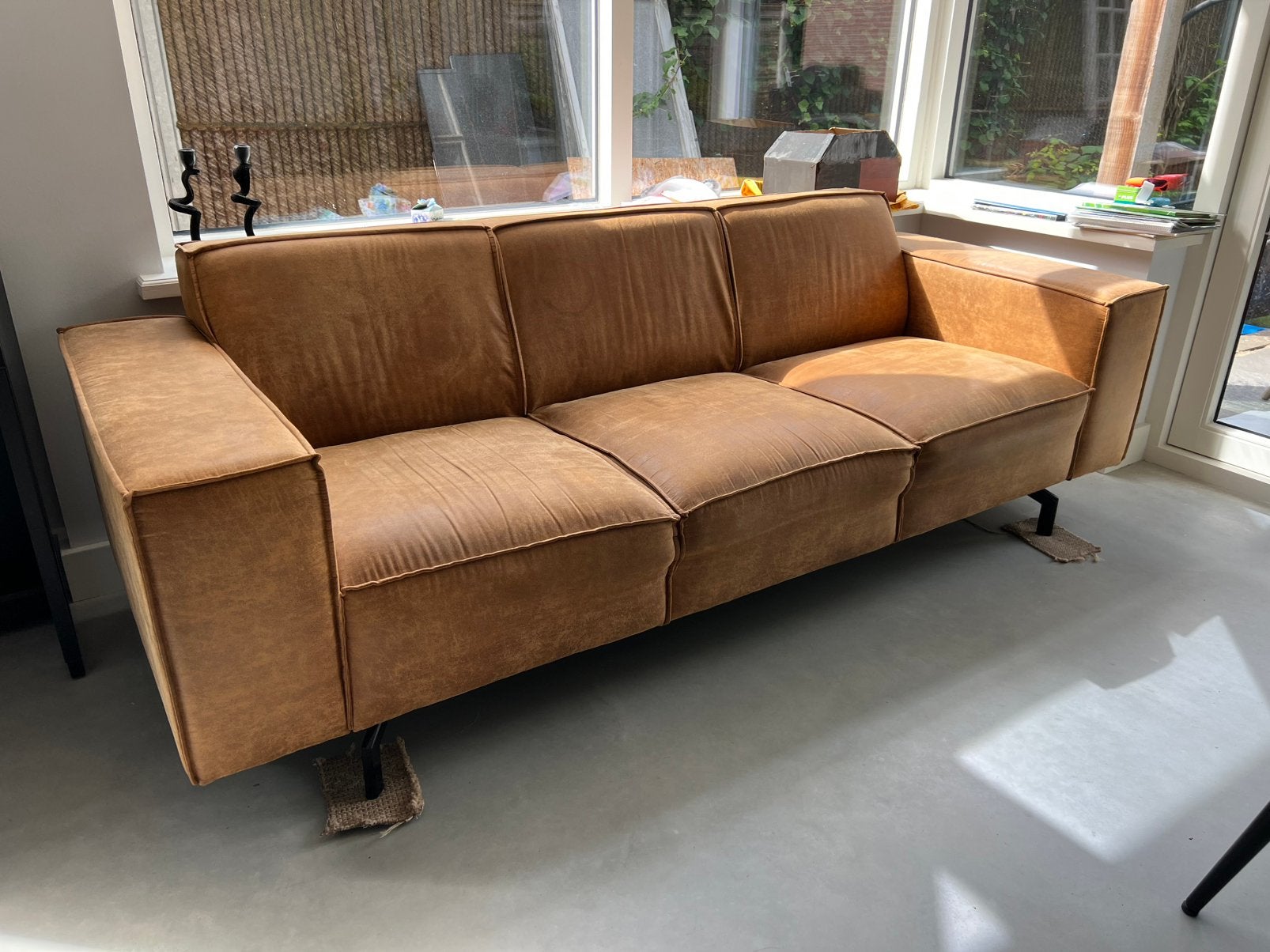 Rechte 3sits bank in camel kleur te koop, Huis en Inrichting, Banken | Bankstellen, Ophalen, Gebruikt, Driepersoons, 75 tot 100 cm