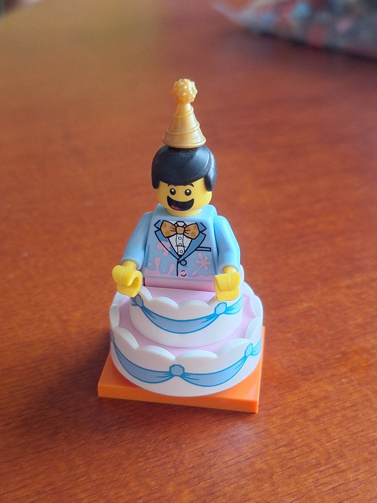 Lego Minifiguur Verjaardagstaart 71021 minifigure, Inclusief minifiguren, Gebruikt, Lego, Ophalen of Verzenden