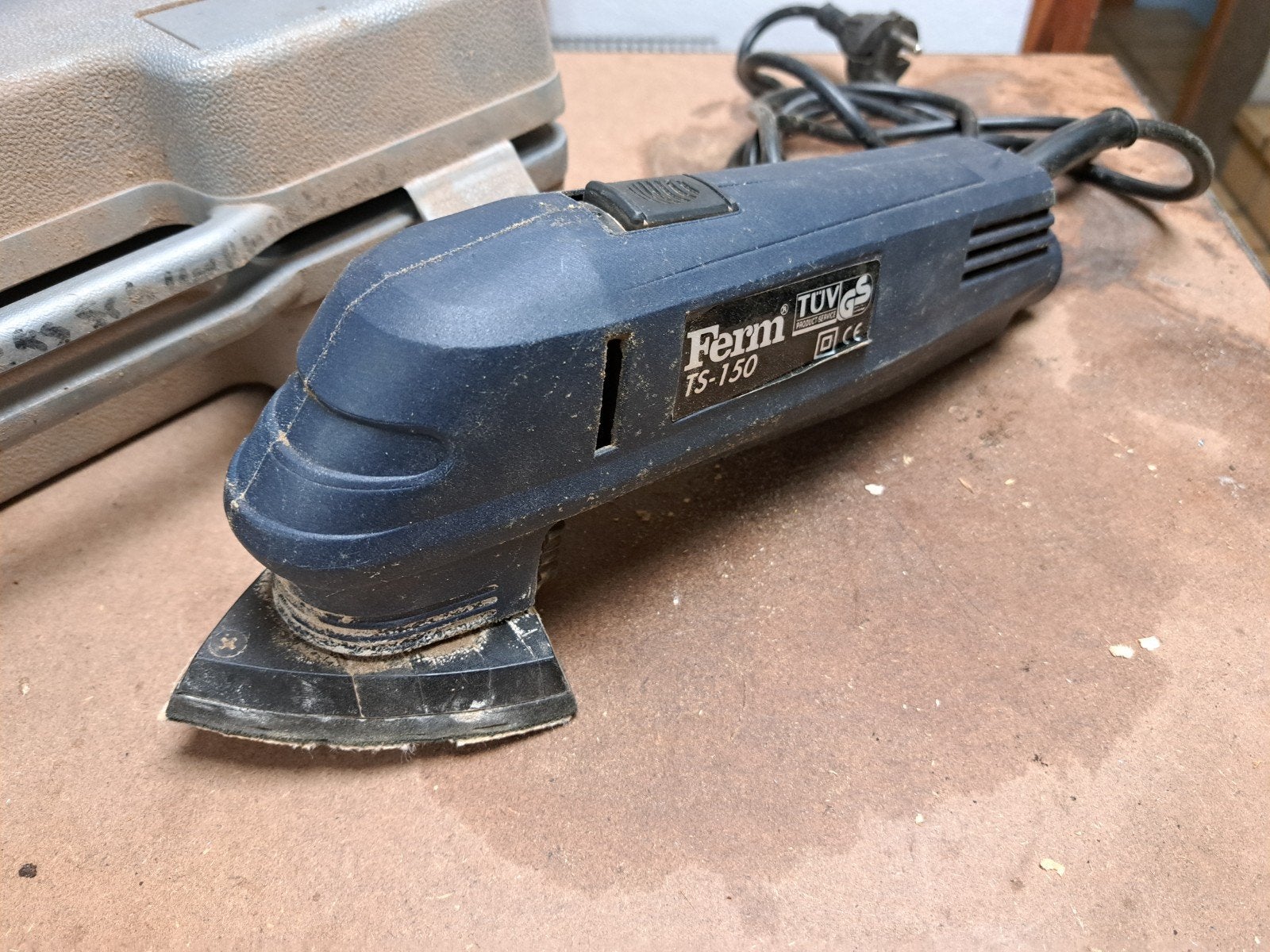 Ferm TS-150 driehoekschuurmachine met koffer, Ophalen of Verzenden, Gebruikt, Minder dan 600 watt, Vlakschuurmachine