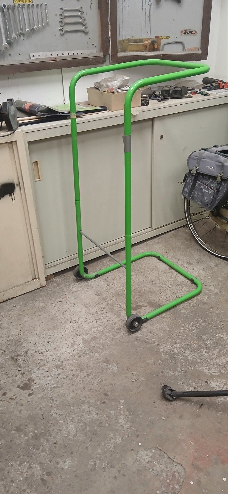 Vuilniszakhouder voor 400 liter zakken met wielen, Ophalen, 40 liter of meer, Zo goed als nieuw, 75 – 100