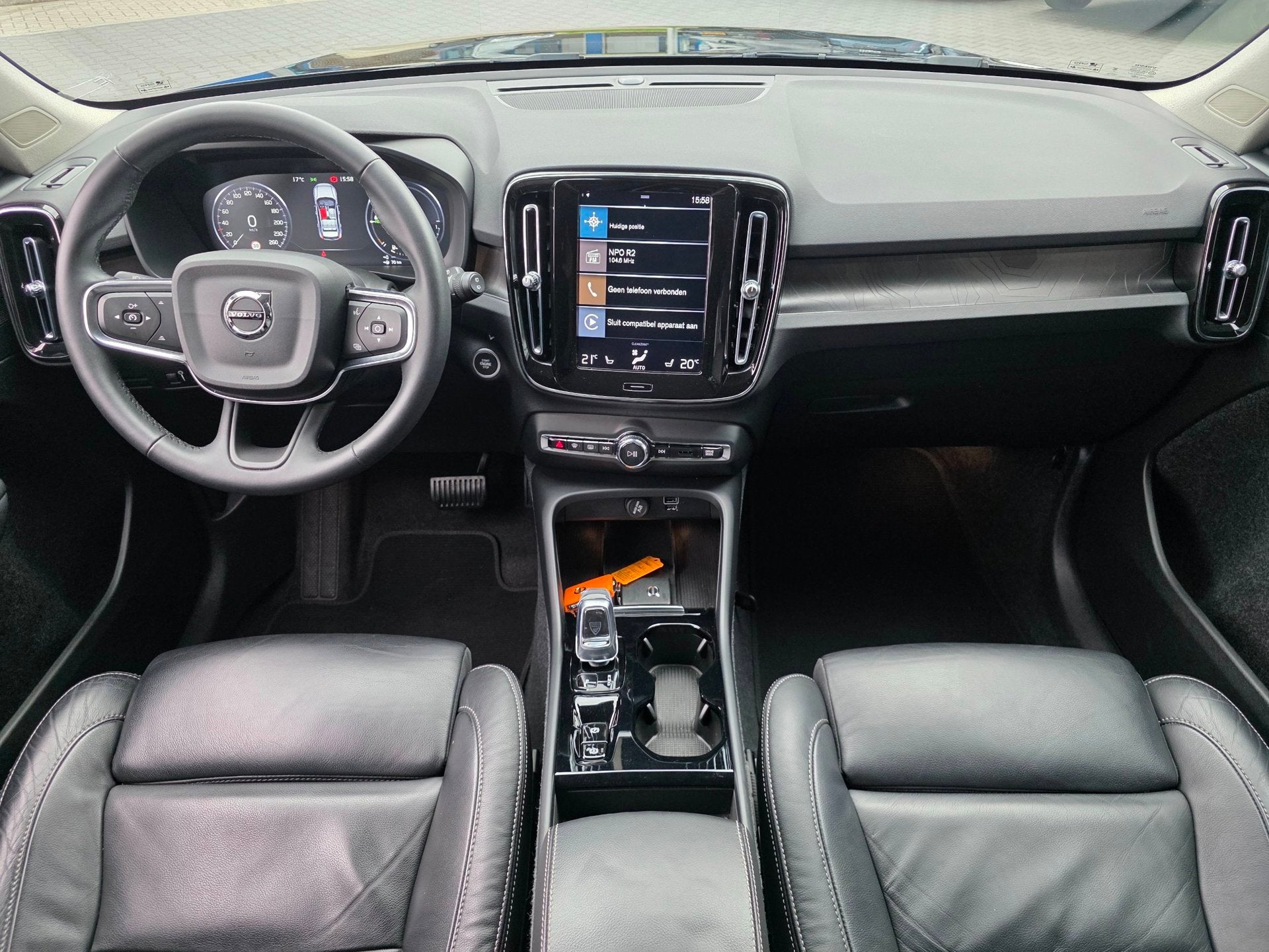 Volvo XC40 1.5 T5 Plug-in hybrid Plus Bright | TREKHAAK | LE, Dealer onderhouden, Zwart, Bedrijf, Adaptive Cruise Control
