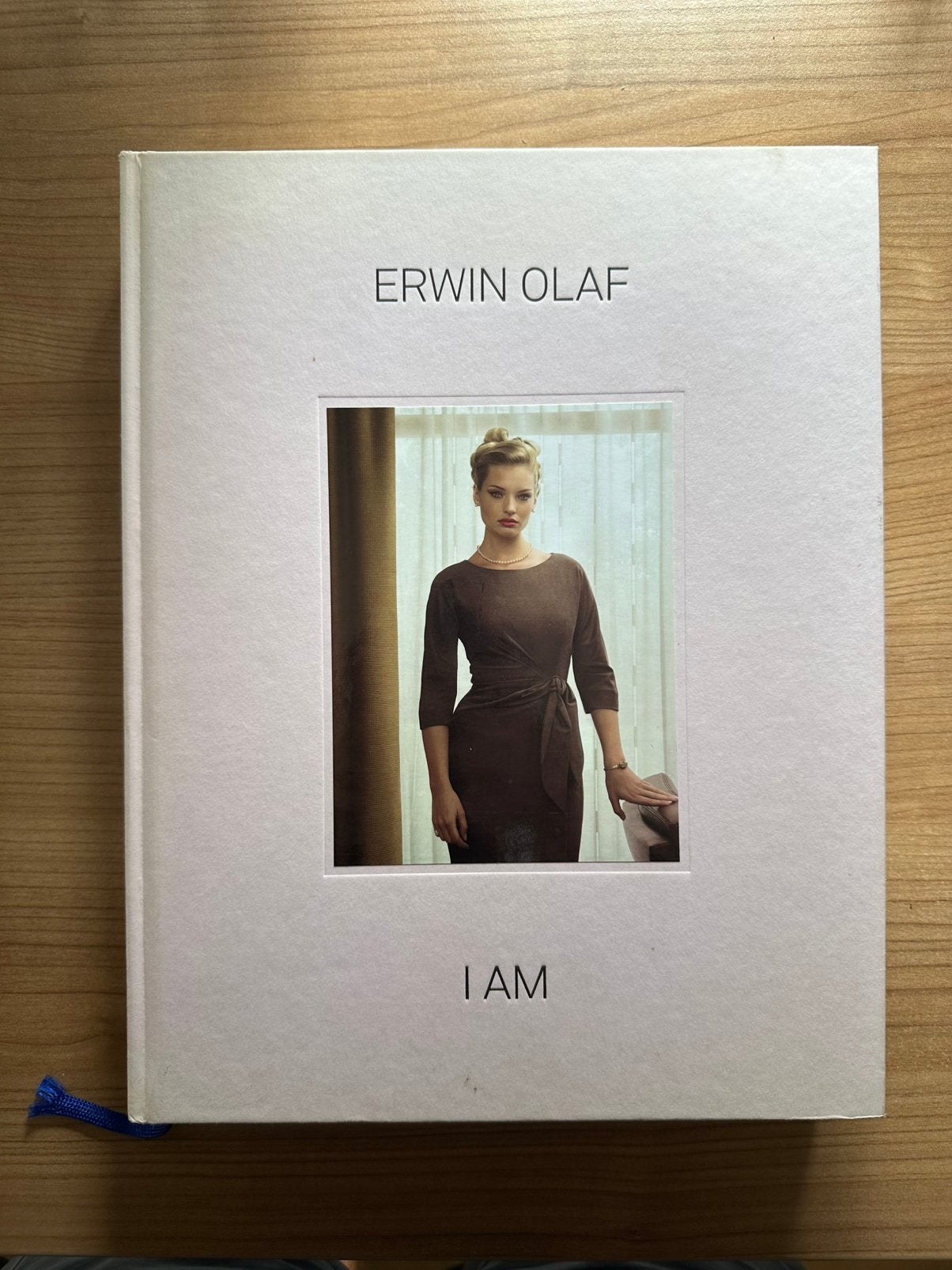 Erwin Olaf - I am [gesigneerd], Ophalen of Verzenden, Zo goed als nieuw, Fotografen