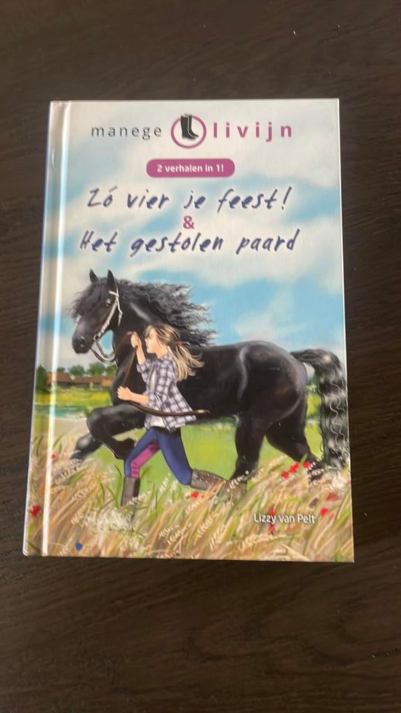 Manege Livijn boek, Ophalen of Verzenden, Zo goed als nieuw