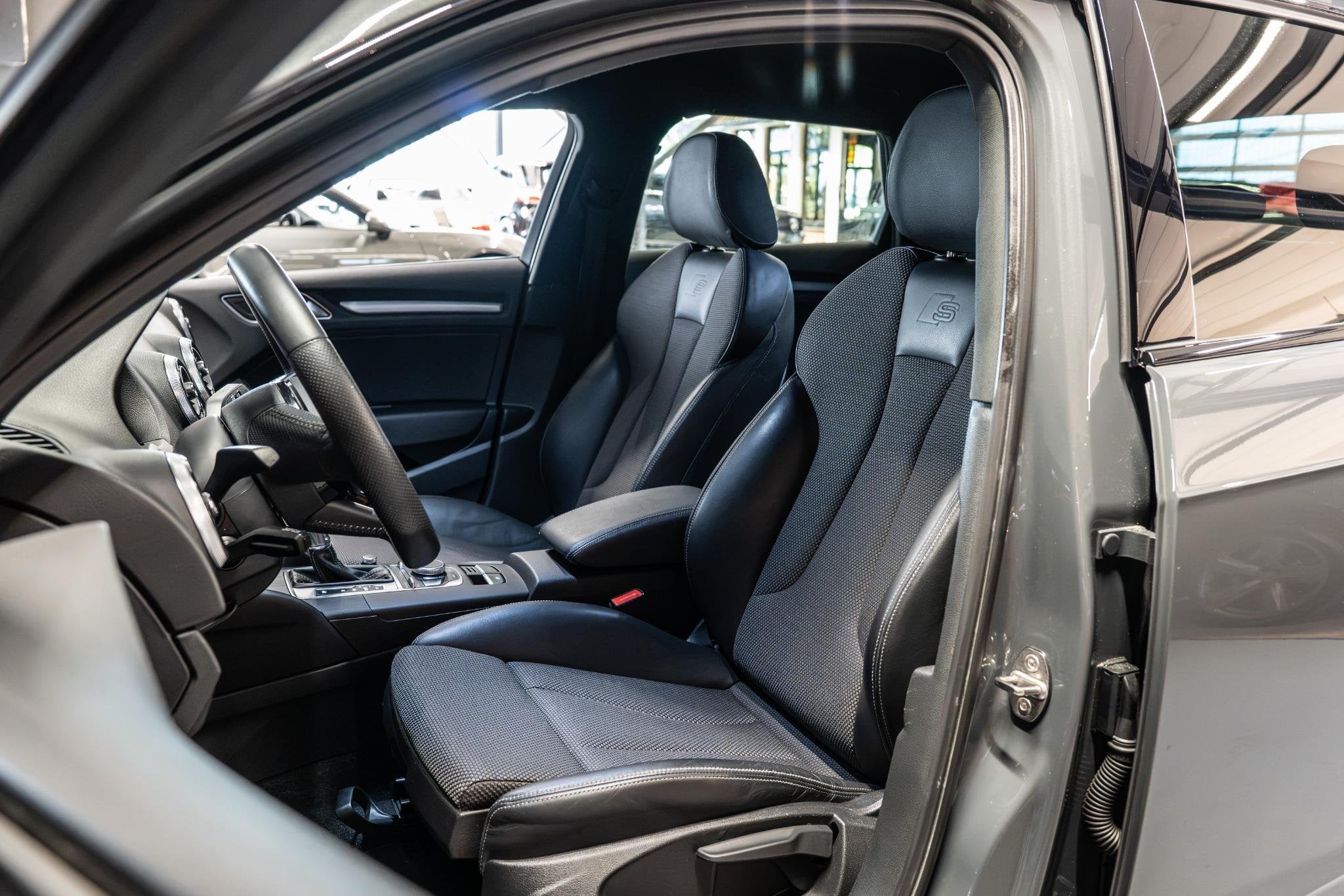 Audi A3 Sportback 35 TFSI CoD Sport S Line Edition B&O | Ned, Auto's, 4 cilinders, 150 pk, Leder en Stof, Bedrijf