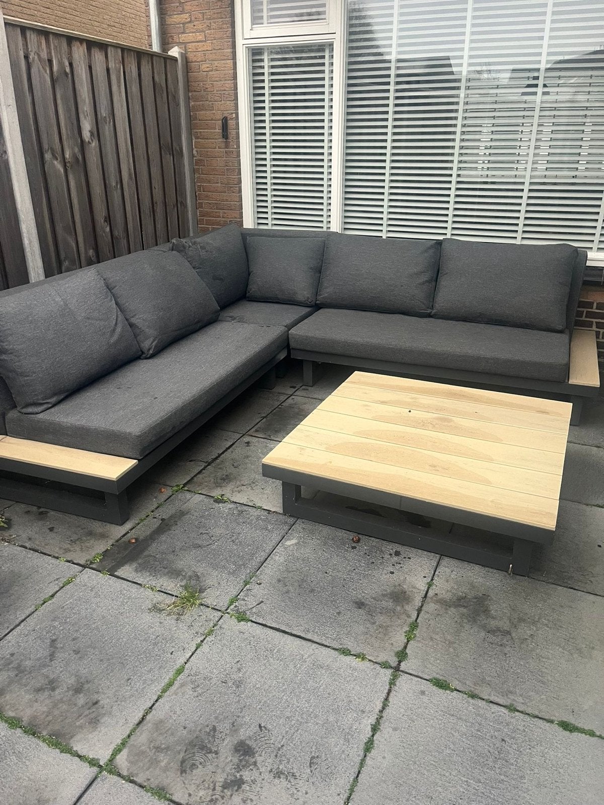 Moderne loungeset met tafel - Grijs/Hout, Ophalen, 5 zitplaatsen, Gebruikt, Loungeset