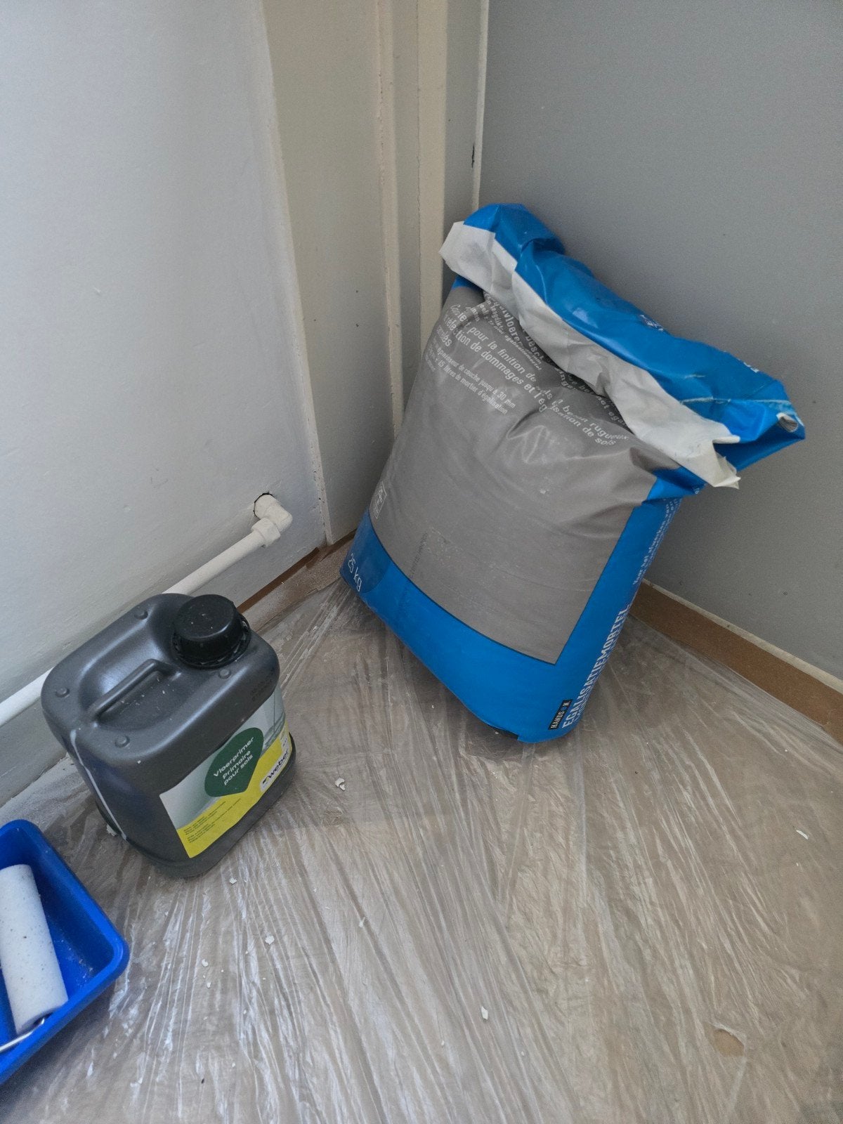 Egalisatiemortel 20kg en Vloerprimer 2.4L, Ophalen, Zo goed als nieuw, Overige typen