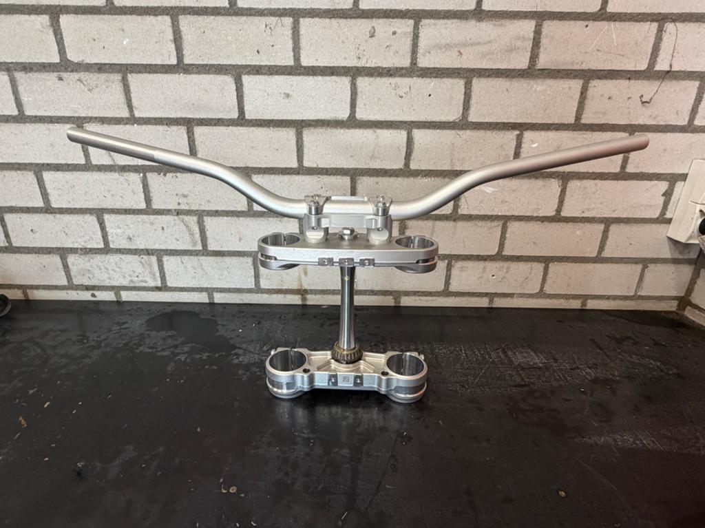 Nieuwe kroonplaten GasGas MC250F 2024, Ophalen, GasGas, Info@gasgas.com, Oostenrijk