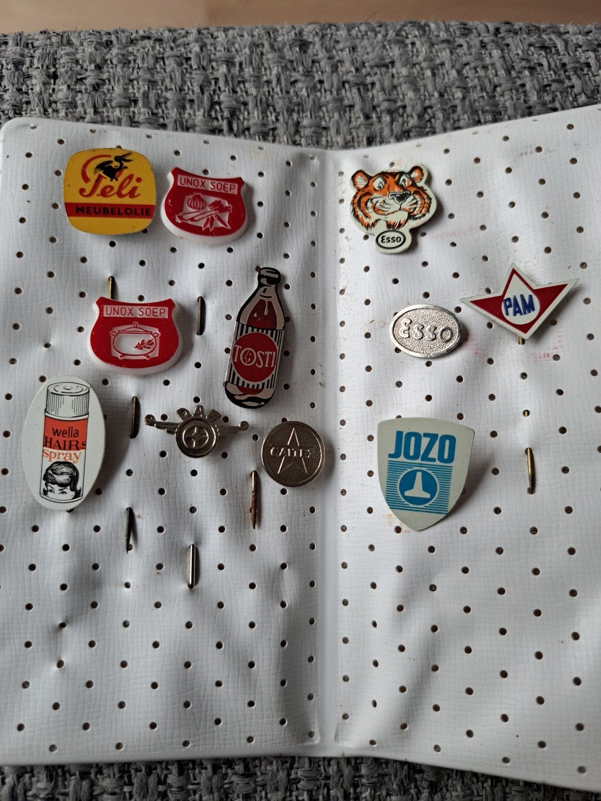 11 Leuke Vintage Pins - Reclame en Merken, Verzamelen, Speldjes, Pins en Buttons, Ophalen of Verzenden, Gebruikt, Overige onderwerpen