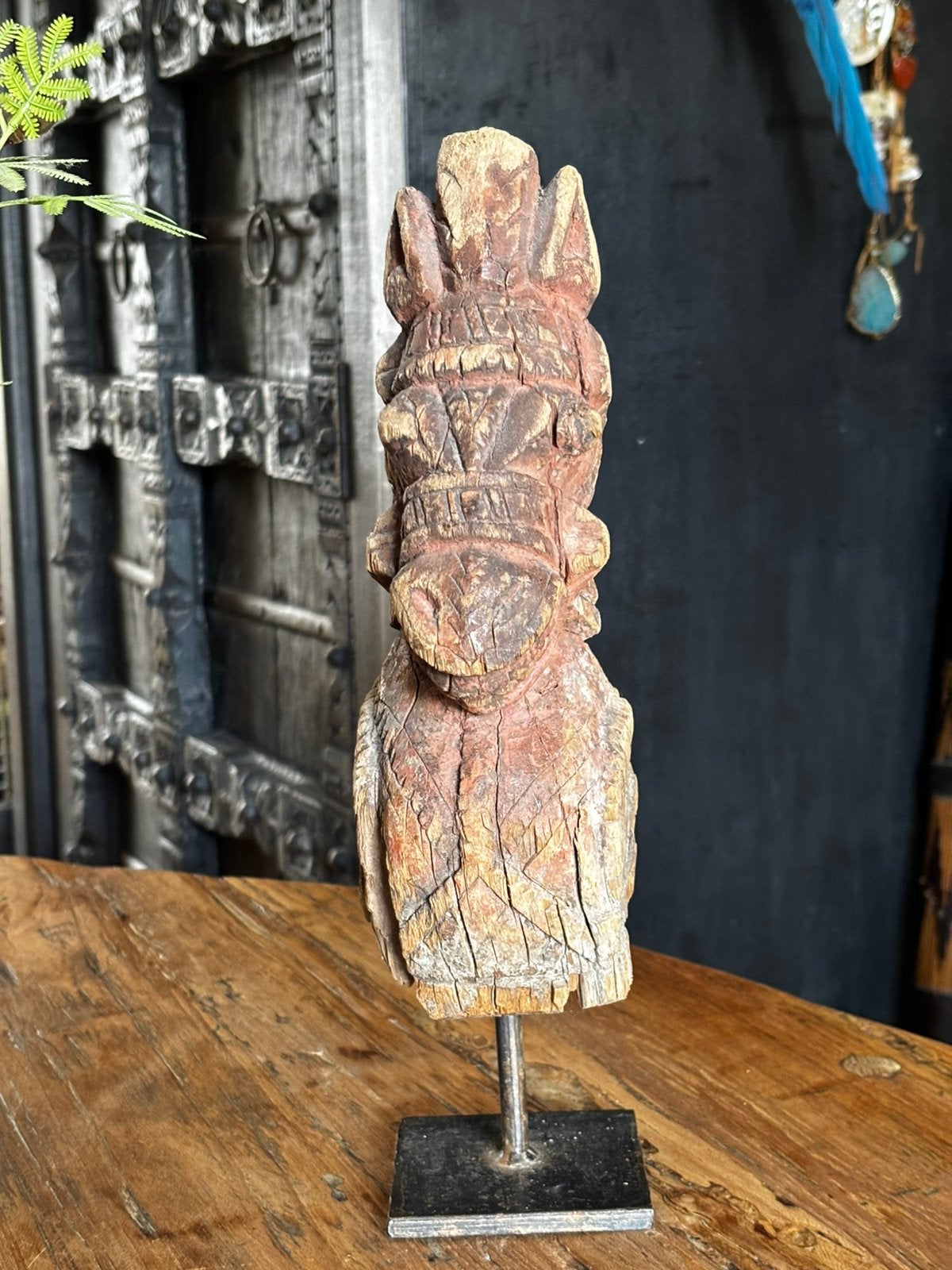 Oud Indiaas ornament paard op metalen, Gebruikt, Ophalen of Verzenden, Hout, Bruin