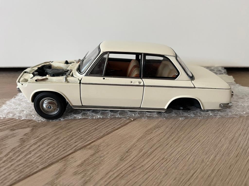 BMW 1600-2 Chamonix white #75021 Autoart 1:18, Ophalen of Verzenden, Gebruikt, Auto, Autoart