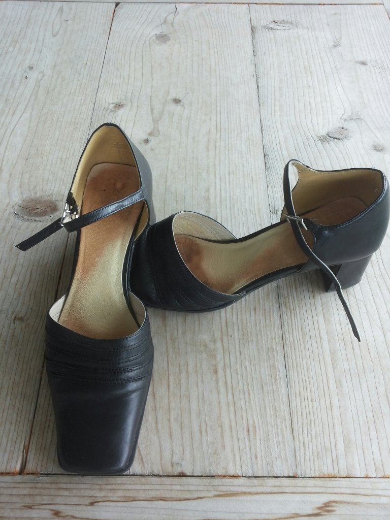 Zwarte, gala damesschoenen met hak, Zwart, Ophalen of Verzenden, Zo goed als nieuw, Schoenen met hoge hakken