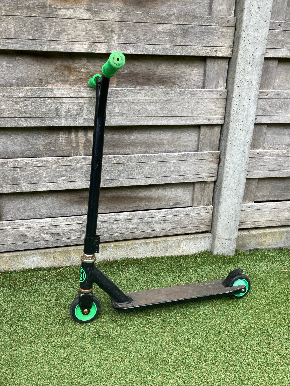 Stuntstep Amigo - Groen/zwart, Fietsen en Brommers, Steps, Ophalen, Gebruikt, Overige typen