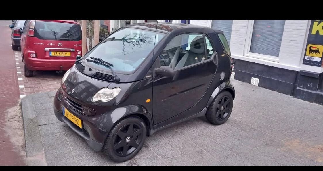 Smart 0.7 City Coupe 45KW 2004 Zwart semi automaat