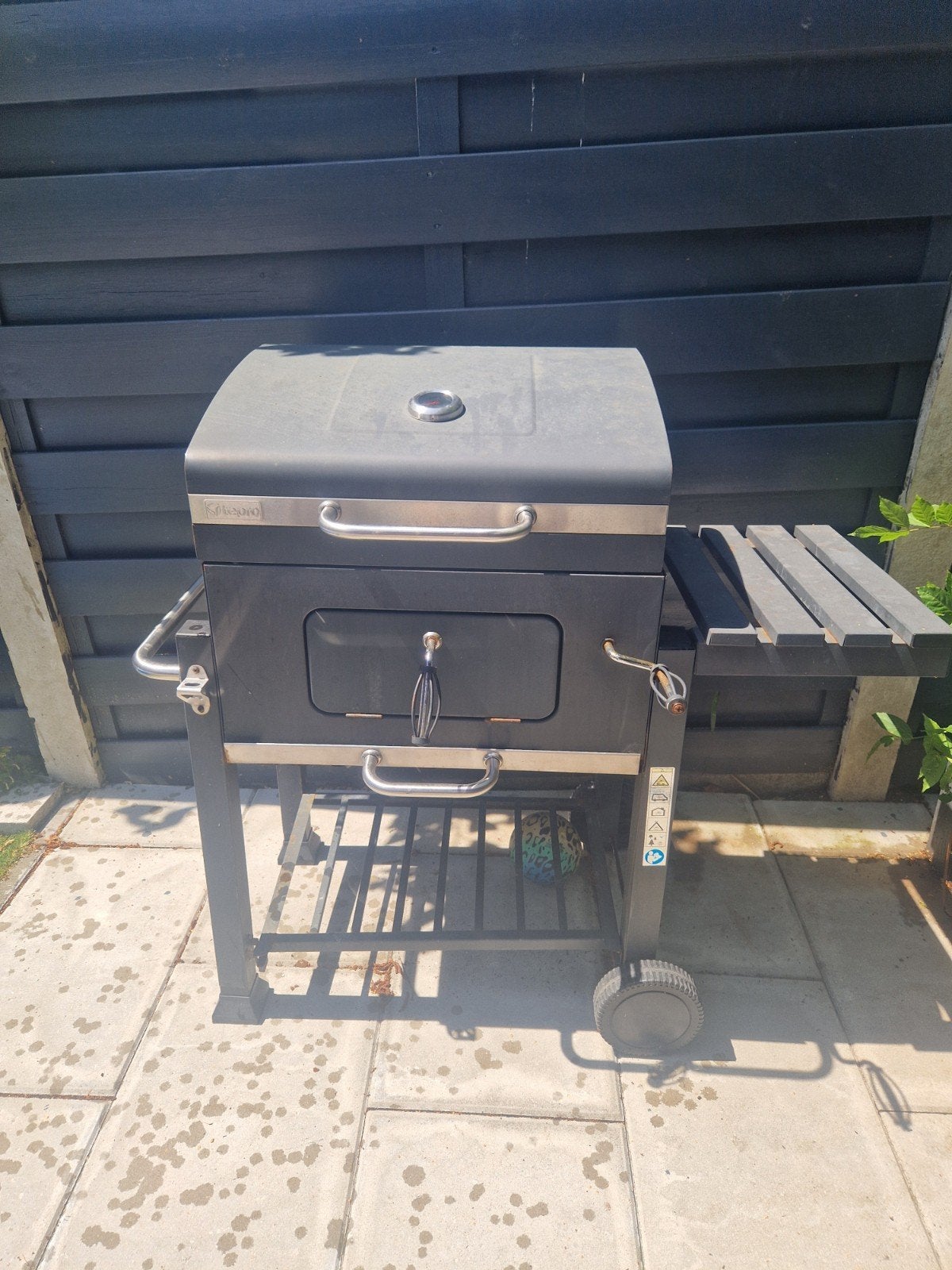 Houtskool barbecue met zijtafel en wielen, Ophalen, Gebruikt, Tepro/Lidl