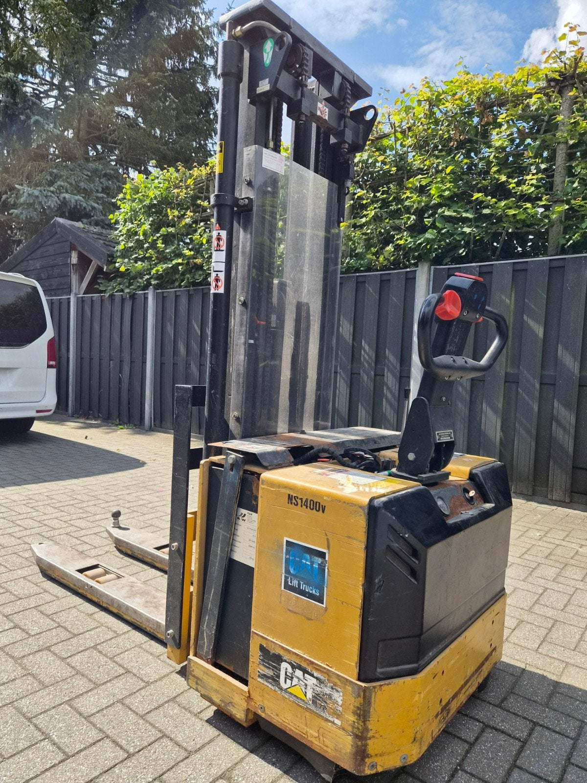 Caterpillar NS1400 Stapelaar  Elektrisch, 1400 kg hefvermog, Zakelijke goederen, Machines en Bouw | Heftrucks en Intern transport