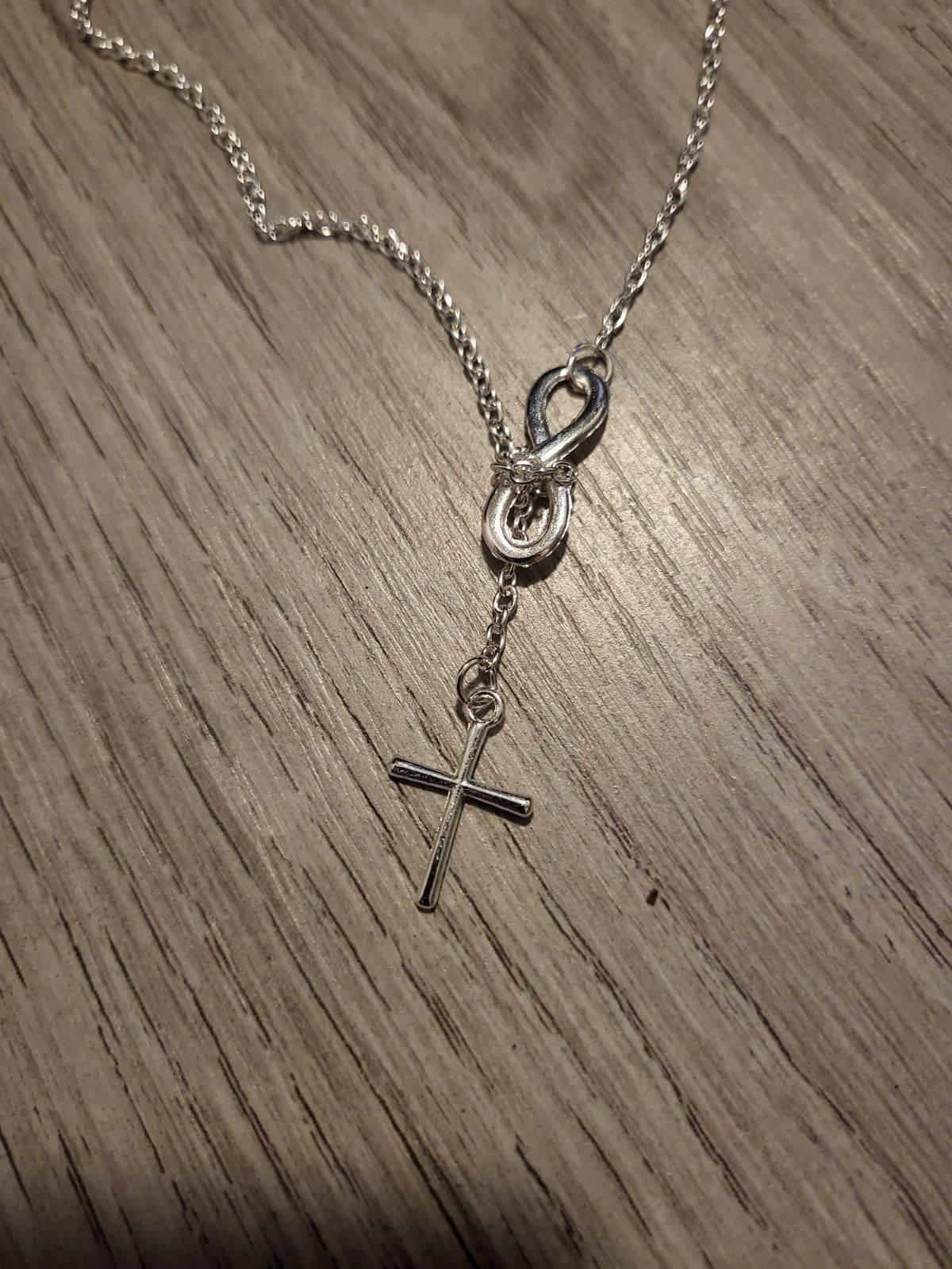 Nieuwe Zilverkleurige Ketting met Kruis Hanger, Overige materialen, Verstelbaar, Nieuw, Ophalen of Verzenden