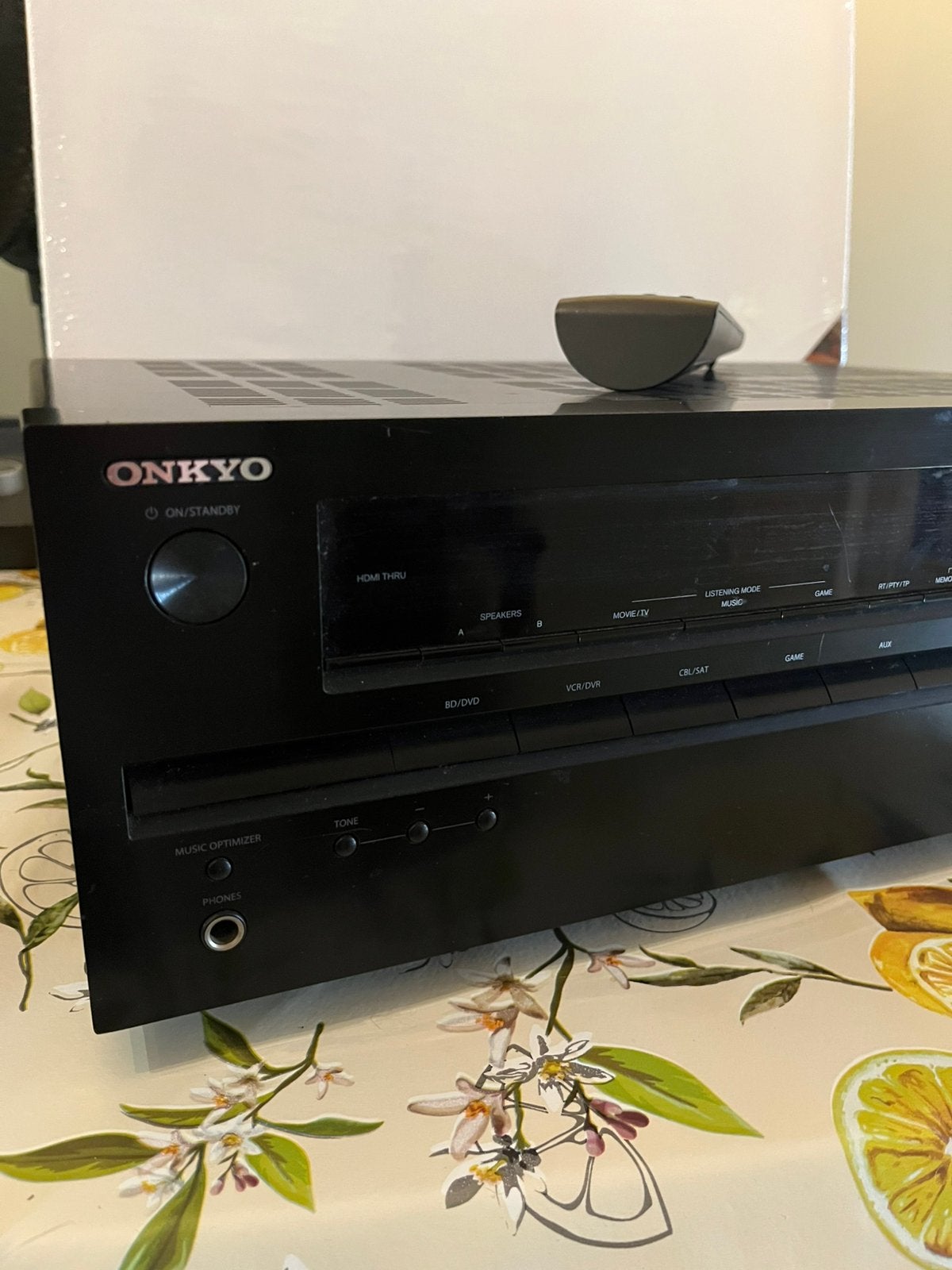 Onkyo HTR 548 5.1 5X 100W AV-receiver defect, Ophalen of Verzenden, 60 tot 120 watt, Niet werkend, Onkyo