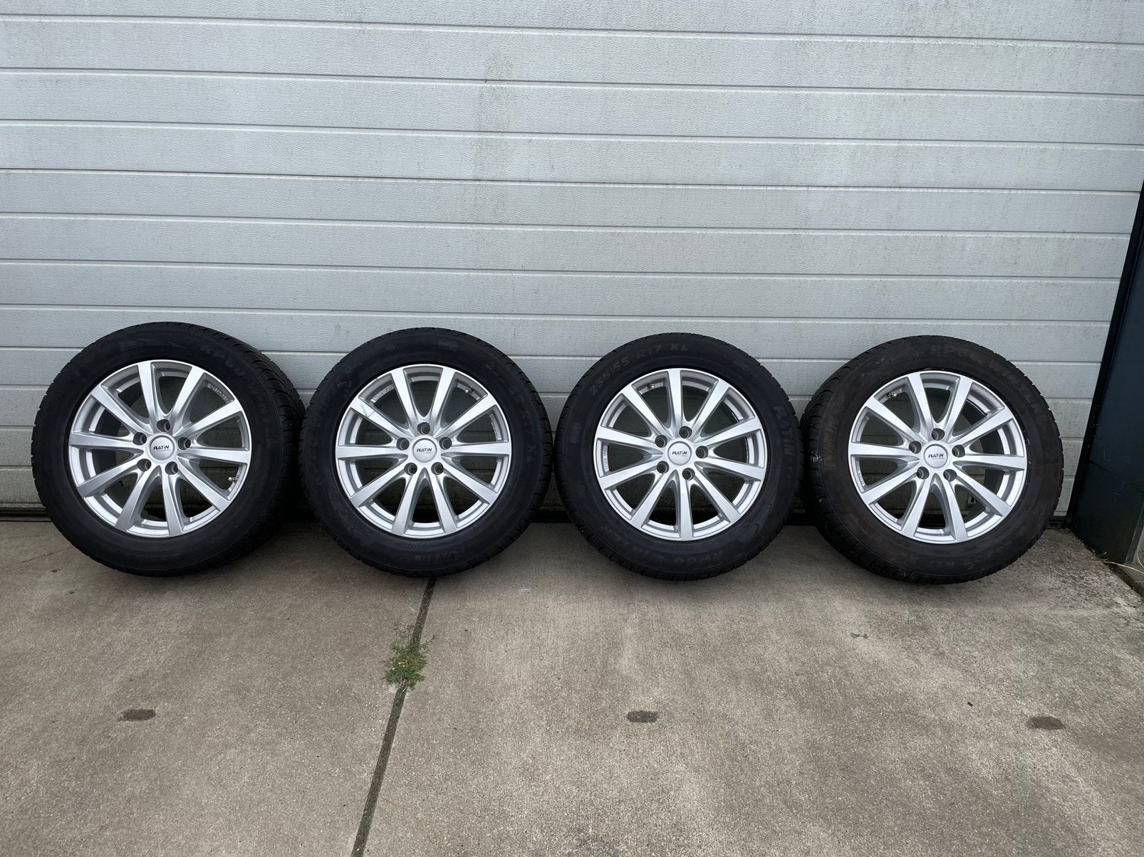 Zeer nette set velgen met winterbanden voor Volkswagen T5/T6, Auto-onderdelen, Banden en Velgen, Ophalen, Banden en Velgen, 17 inch