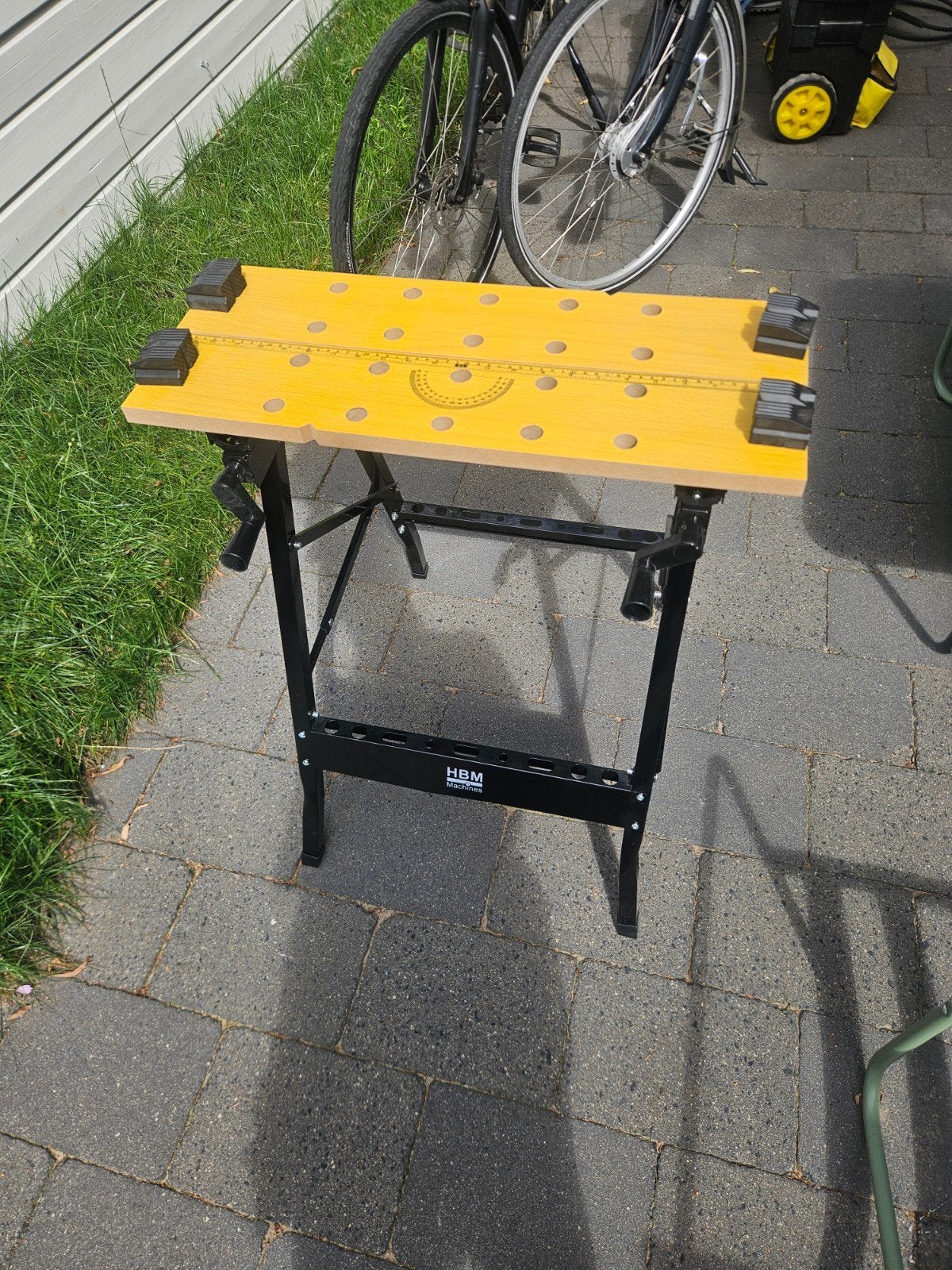 HBM Heavy Duty Opvouwbare Werkbank - Z.G.A.N., Doe-het-zelf en Verbouw, Ophalen, Zo goed als nieuw, Bankschroef