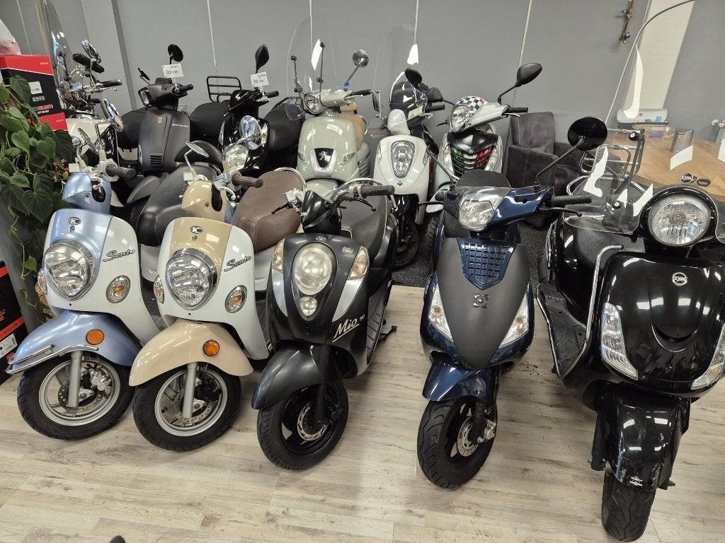 4 scooters buitenkansje Sym , La Souris, Fietsen en Brommers, Ophalen, Info@recycle-ride.nl, Gebruikt, Marsdiepstraat 365