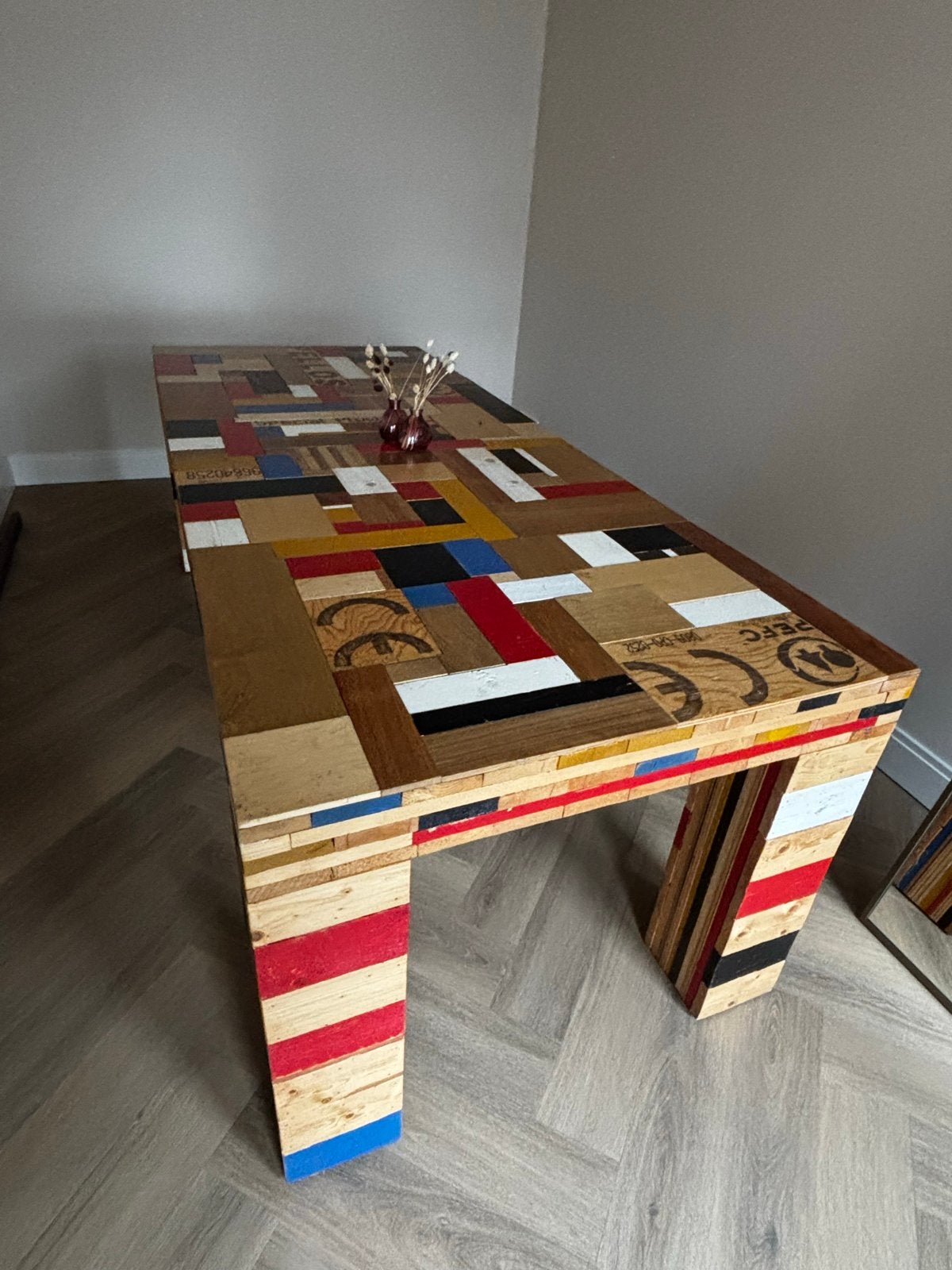 Unieke handgemaakte tafel van gerecycled hout, Huis en Inrichting, Ophalen, 100 tot 150 cm, 200 cm of meer, Zo goed als nieuw