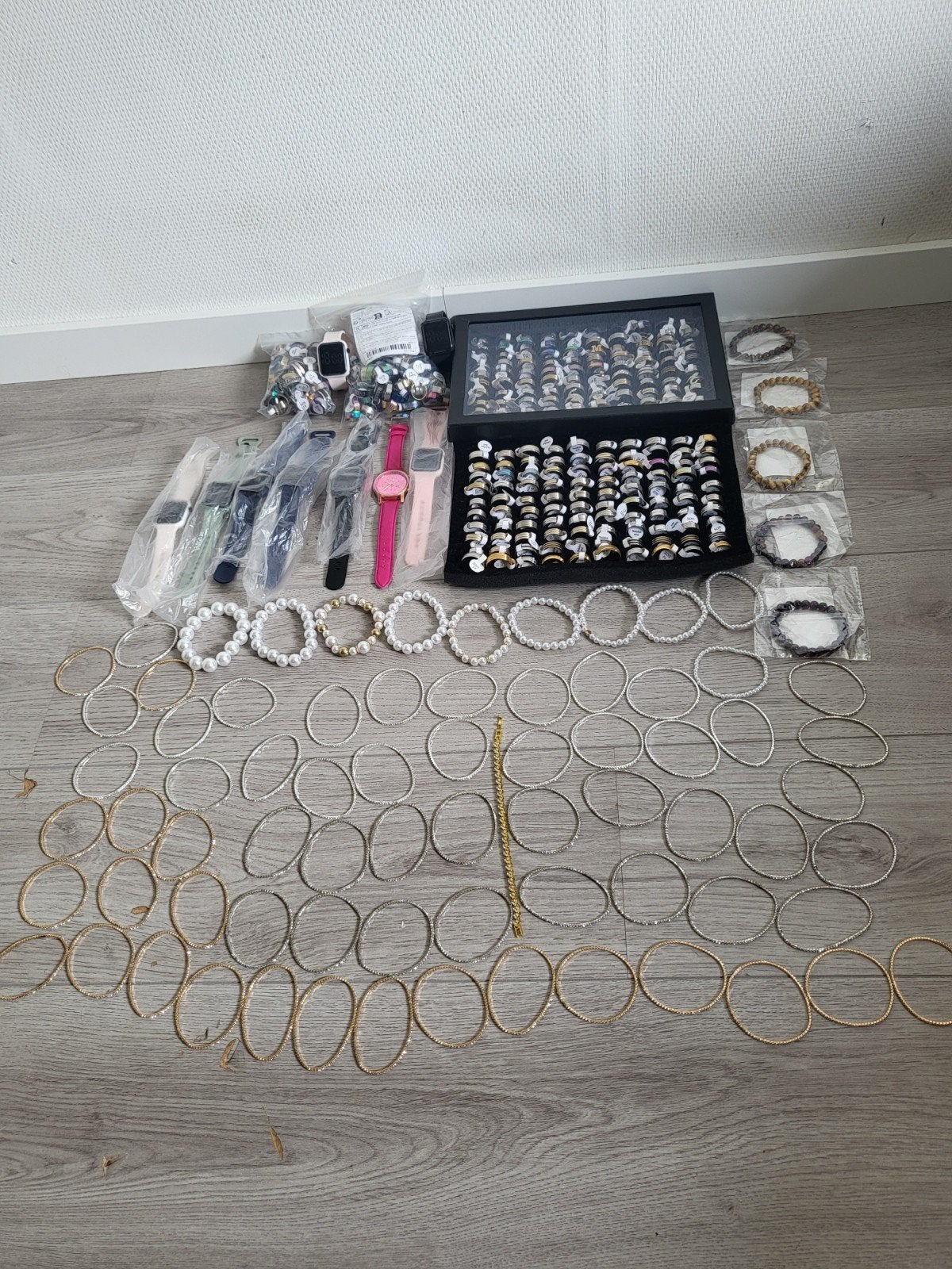 Grote partij nieuwe sieraden: ringen, horloges, armbanden, Overige kleuren, IJzer of Staal, Nieuw, Ophalen of Verzenden
