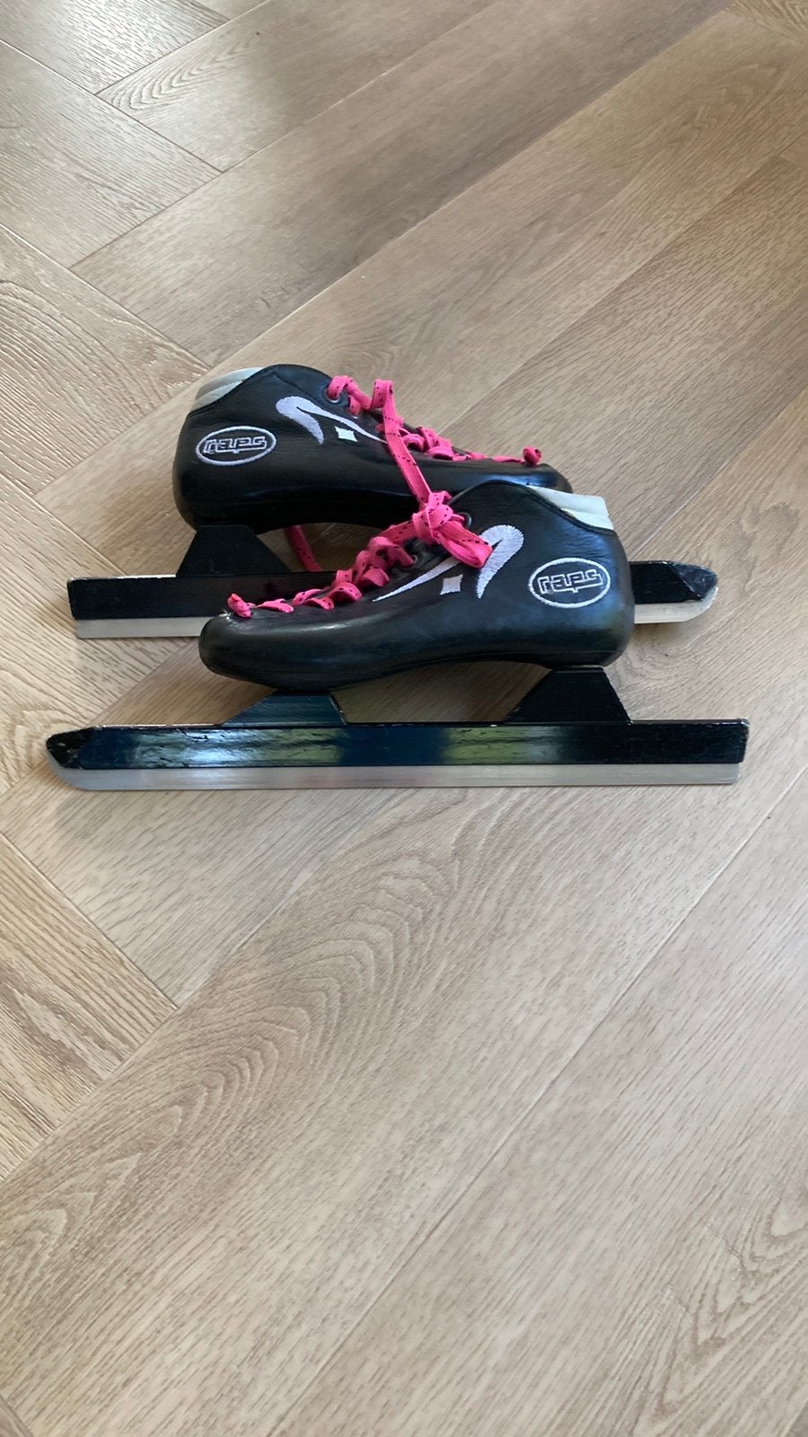 Raps schaatsen maat 34, Sport en Fitness, Schaatsen, Gebruikt, Ophalen of Verzenden, Raps, Noren