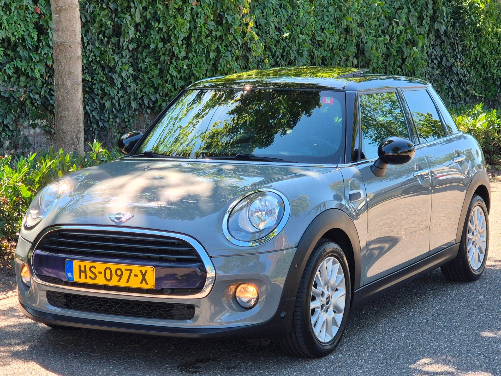 Mini 1.5 Cooper Salt Automaat Panorama 2-kleur comb. CarPlay, Gebruikt, 49 €/maand, Origineel Nederlands, Bedrijf