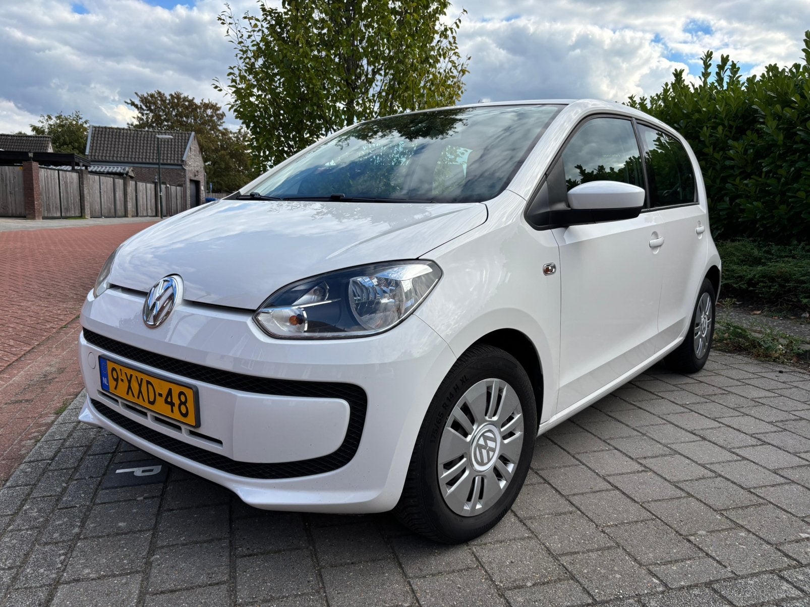 Volkswagen Move up! 1.0 44KW/60PK 5-DRS 2014 Wit, Auto's, Voorwielaandrijving, Up!, 840 kg, 4 stoelen