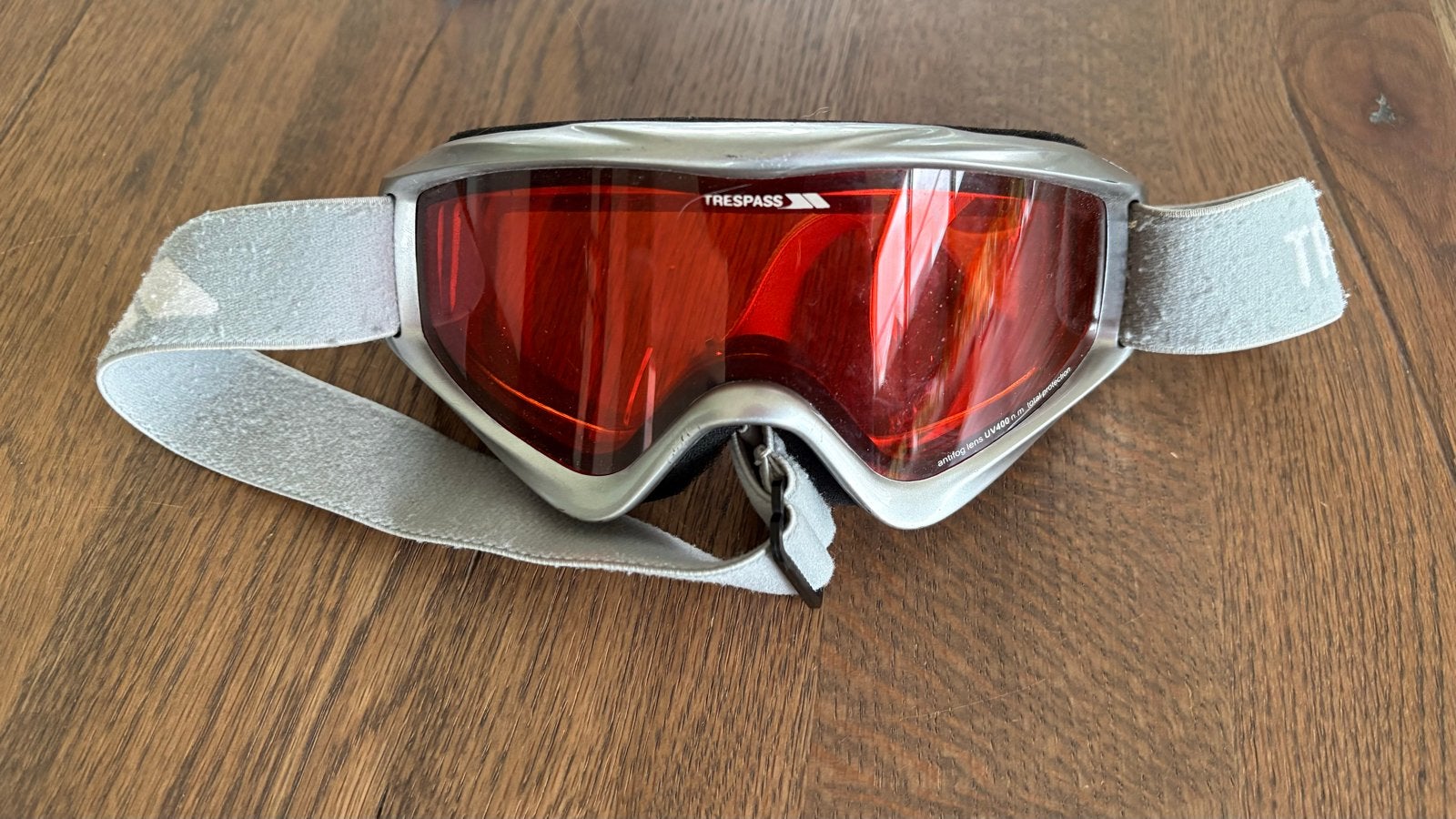 Trespass kinder skibril met rode lens, Overige merken, Gebruikt, Overige typen, Ophalen of Verzenden