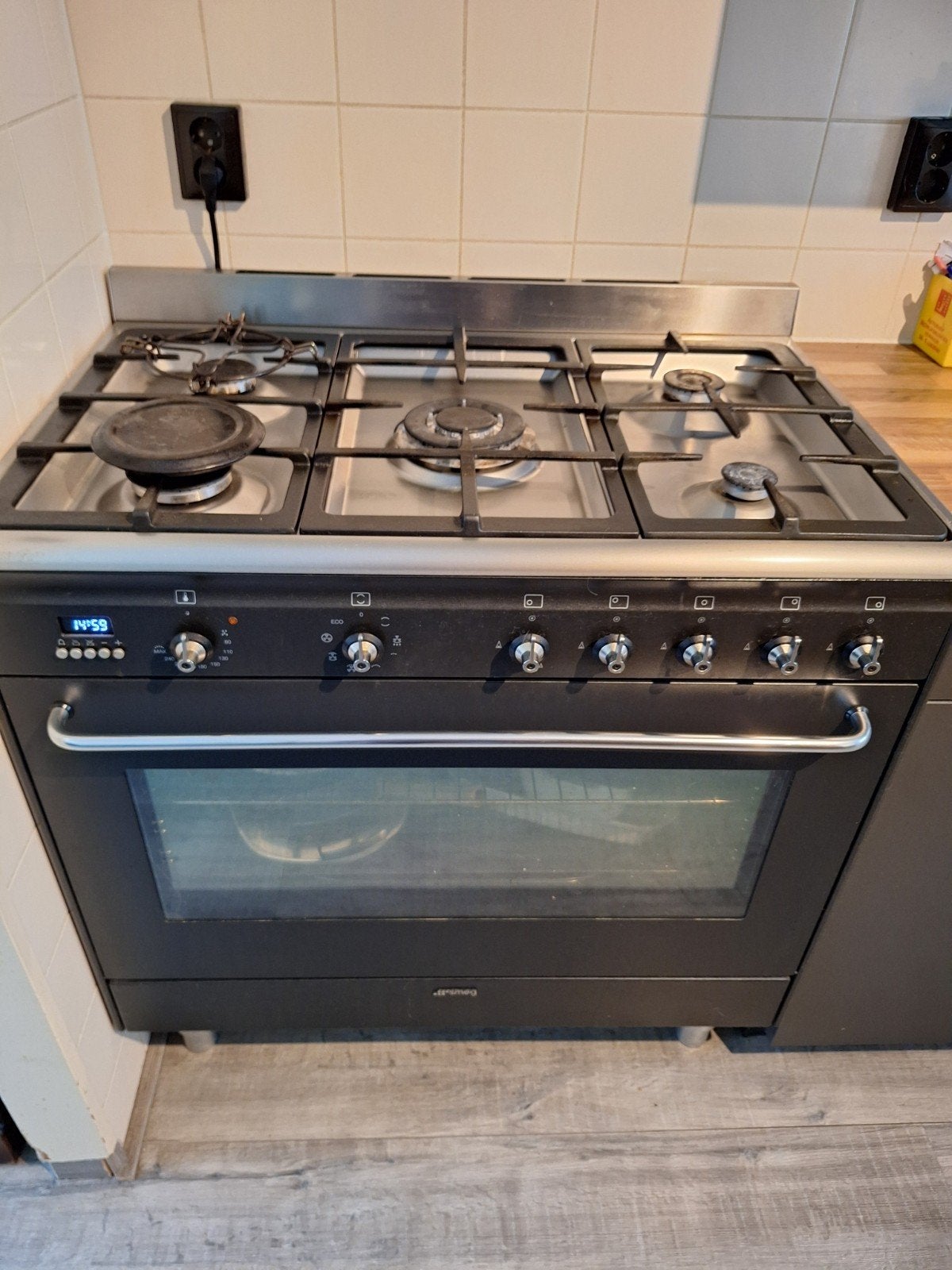 Smeg Fornuis met Gas Kookplaat en Oven - Zwart, Ophalen, Gebruikt, 60 cm of meer, Gas