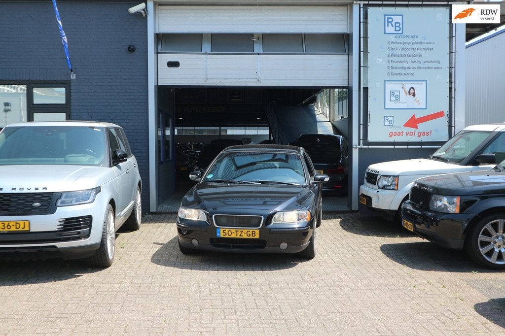 Volvo S60 2.4 Kinetic AUTOMAAT/ TREKHAAK, Auto's, Volvo, Gebruikt, S60, Zwart, 2435 cc