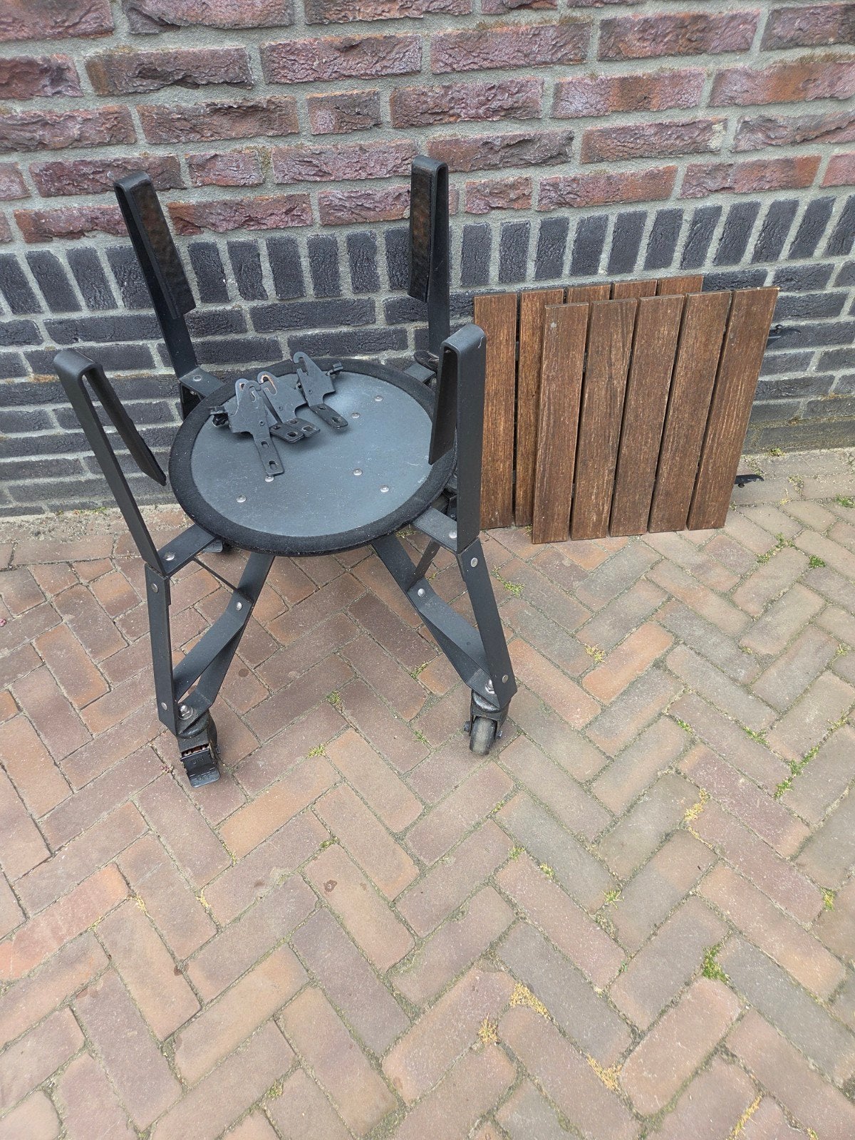 Onderstel en zijtafels Bastard Large Kamado, Ophalen, Gebruikt, Houtskool, Bastard