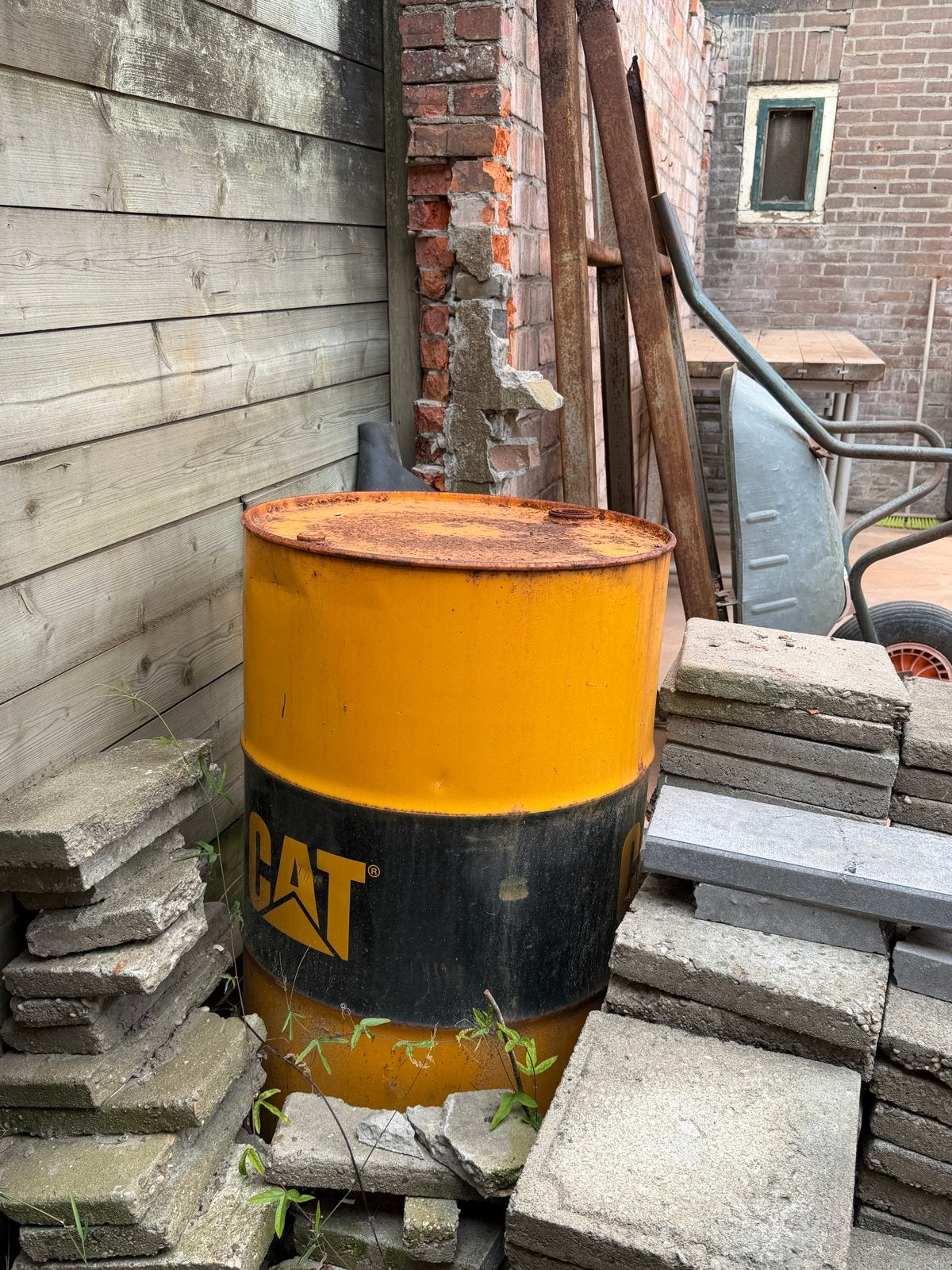 CAT Olievat - Geel/Zwart - Decoratie/Opslag, Doe-het-zelf en Verbouw, Overige Doe-het-zelf en Verbouw, Ophalen