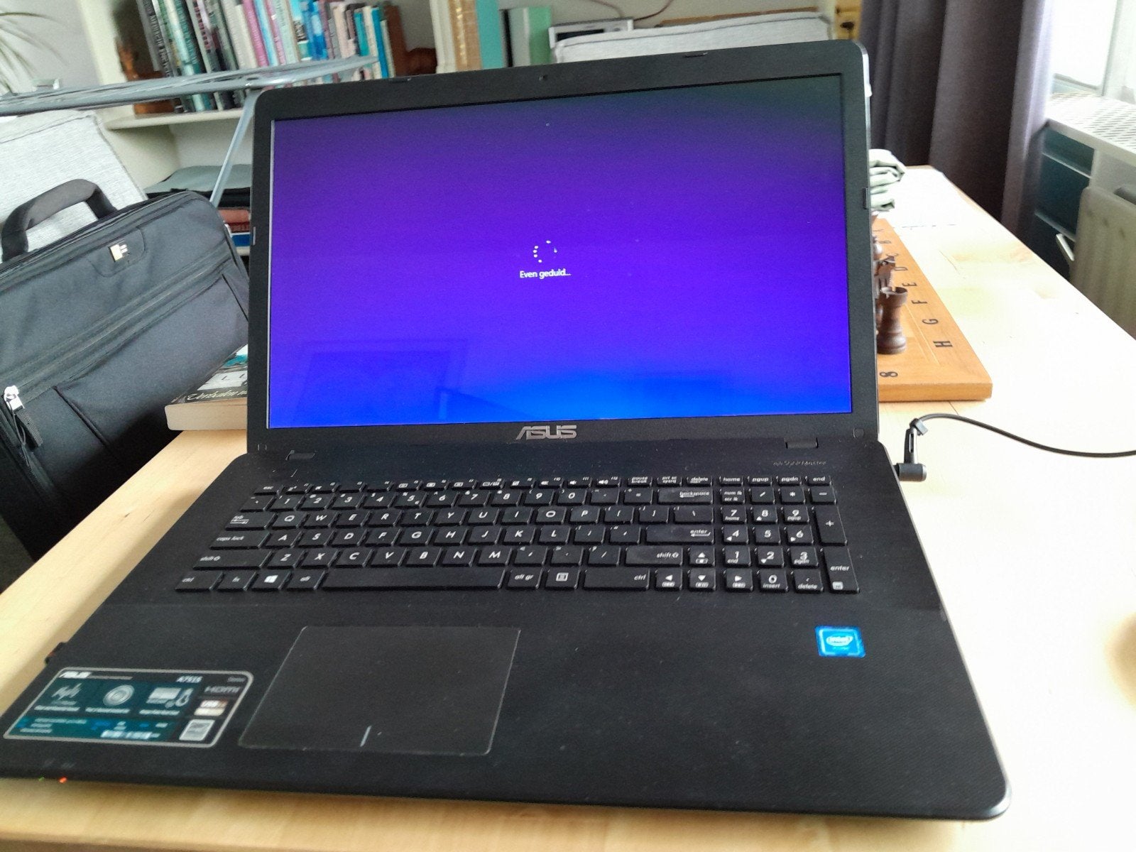 mooie Asus laptop met Windows  , 17inch, Ophalen, HDD, Qwerty, Zo goed als nieuw