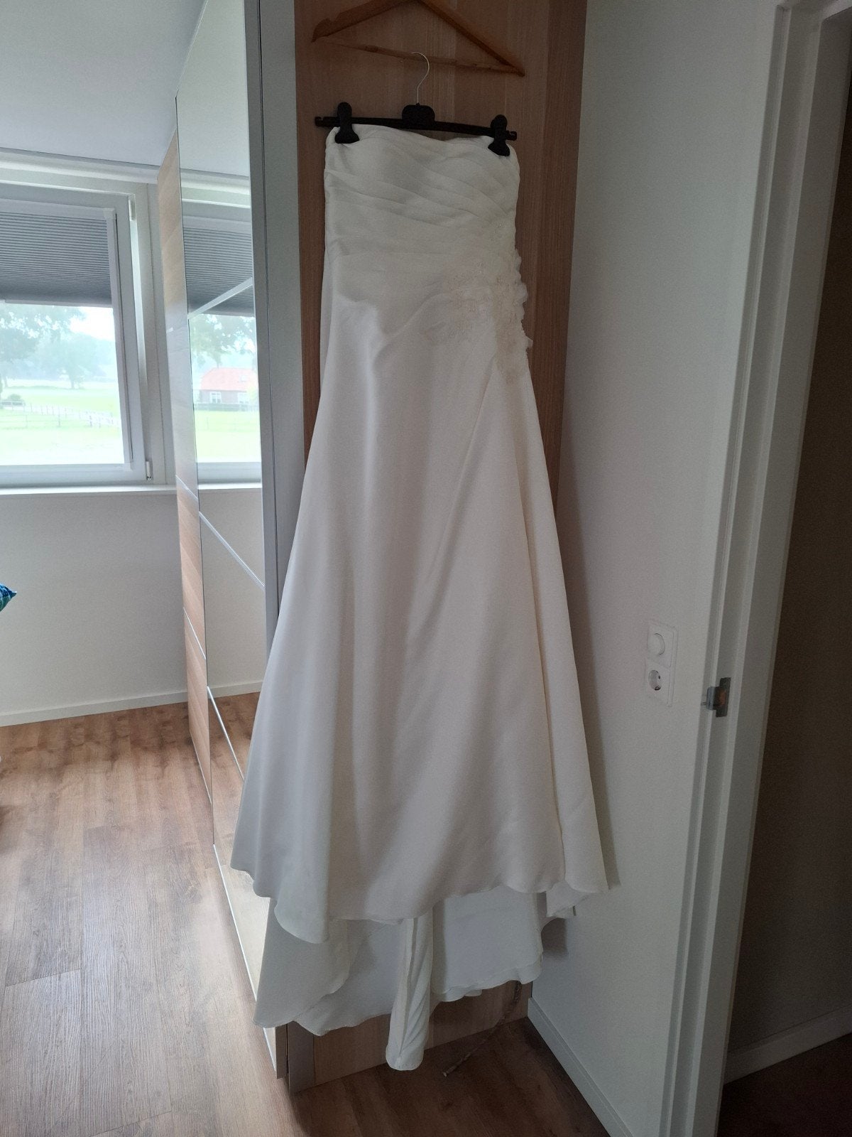 Strapless bruidsjurk maat 40-42, Kleding | Dames, Trouwkleding en Trouwaccessoires, Ophalen of Verzenden, Zo goed als nieuw, Wit