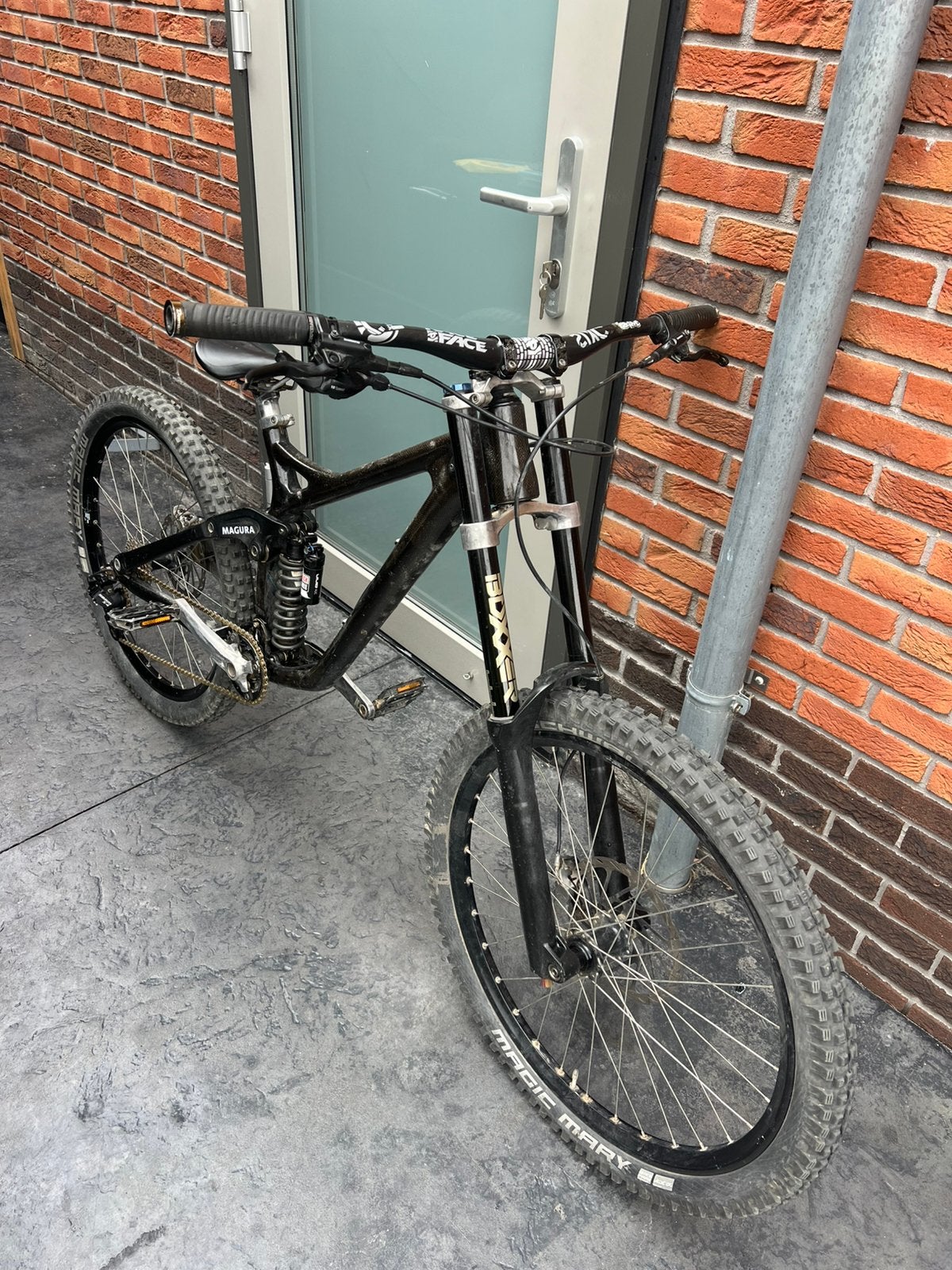 Kona operator carbon downhill, Fully, Zo goed als nieuw, Schijfrem, Ophalen
