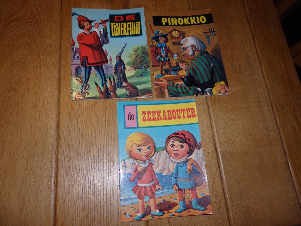1977 Robijnen Reeks De Toverfluit/Pinokkio/de Zeekabouter, Boeken, Ophalen of Verzenden, Gelezen, Film- of Tv-bewerking