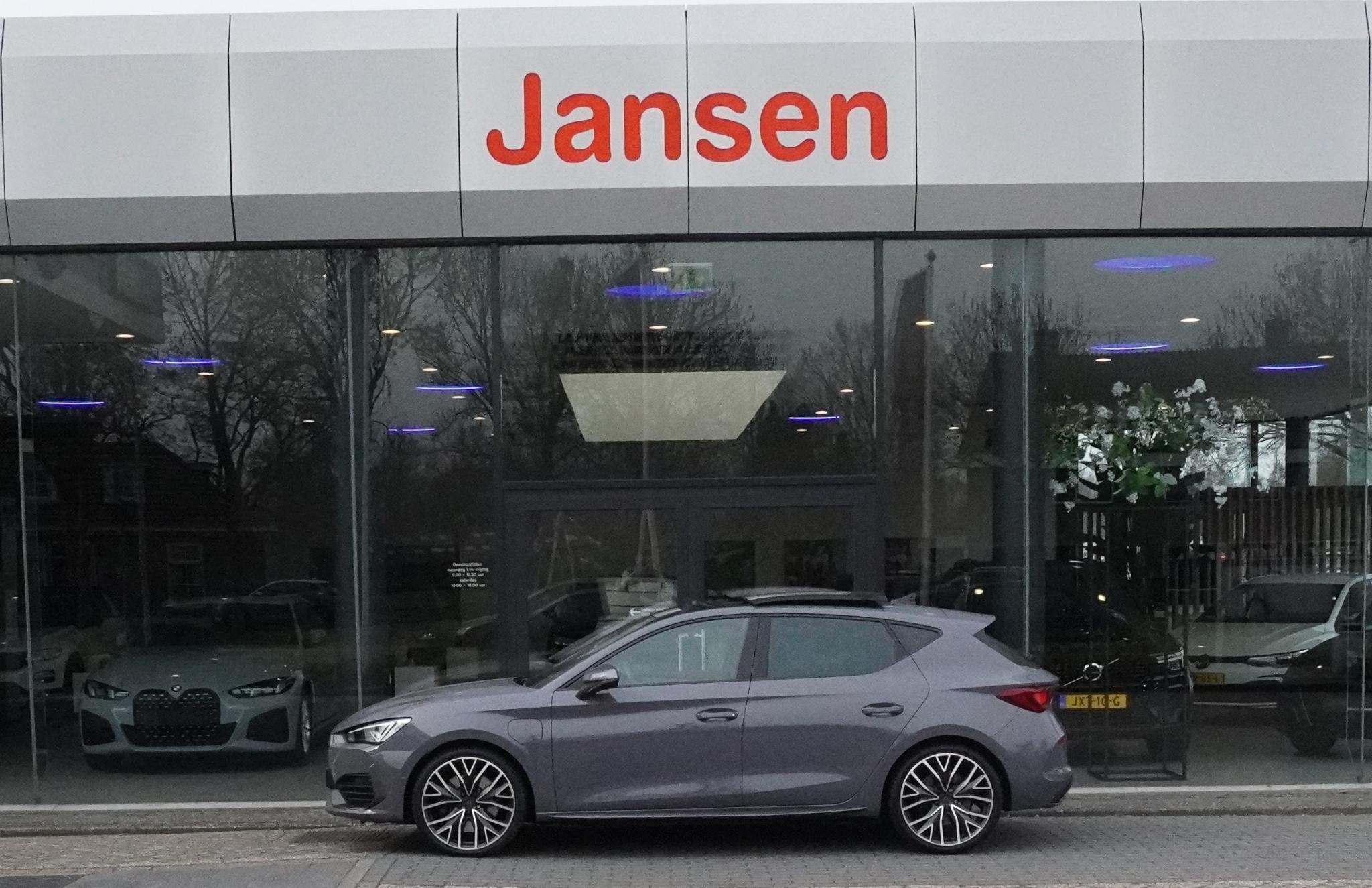 CUPRA Leon 1.4 e-Hybrid VZ Black Edition | PANO | LEDER | CA, Auto's, 12 maanden, 77 km/l, Gebruikt, 4 cilinders