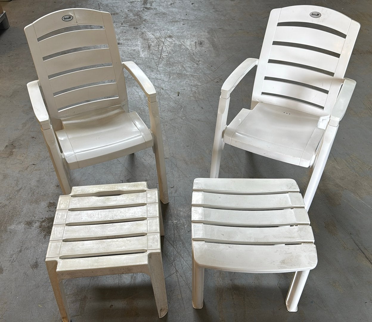 Tuinstoelen Hartman en krukjes, 2 zitplaatsen, Kunststof, Gebruikt, Bijzettafel