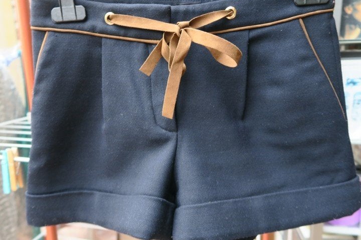 Shortje zwart Massimo Dutti mt 36, Zwart, Ophalen of Verzenden, Maat 36 (S), Gedragen