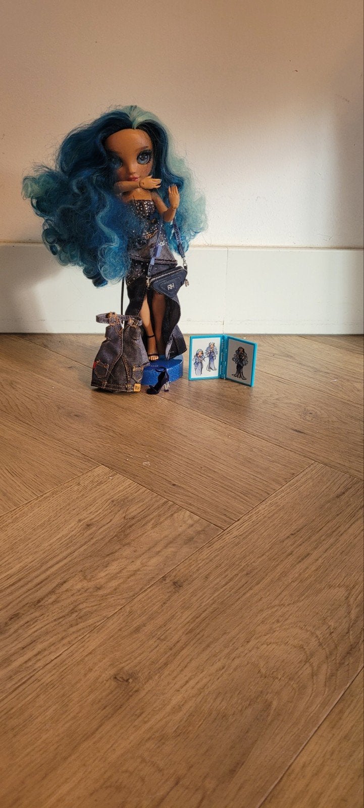 Rainbow High pop met accessoires - blauw haar, Ophalen of Verzenden, Zo goed als nieuw, Overige typen