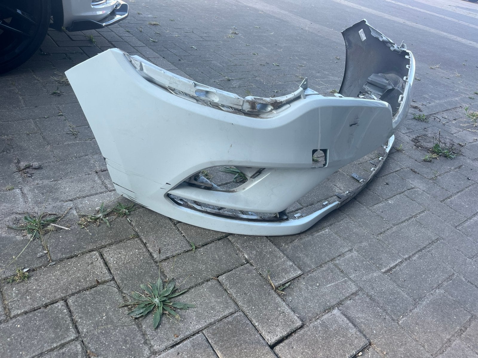 Renault clio voorbumper schade, Auto-onderdelen, Gebruikt, Ophalen of Verzenden, Bumper, Renault